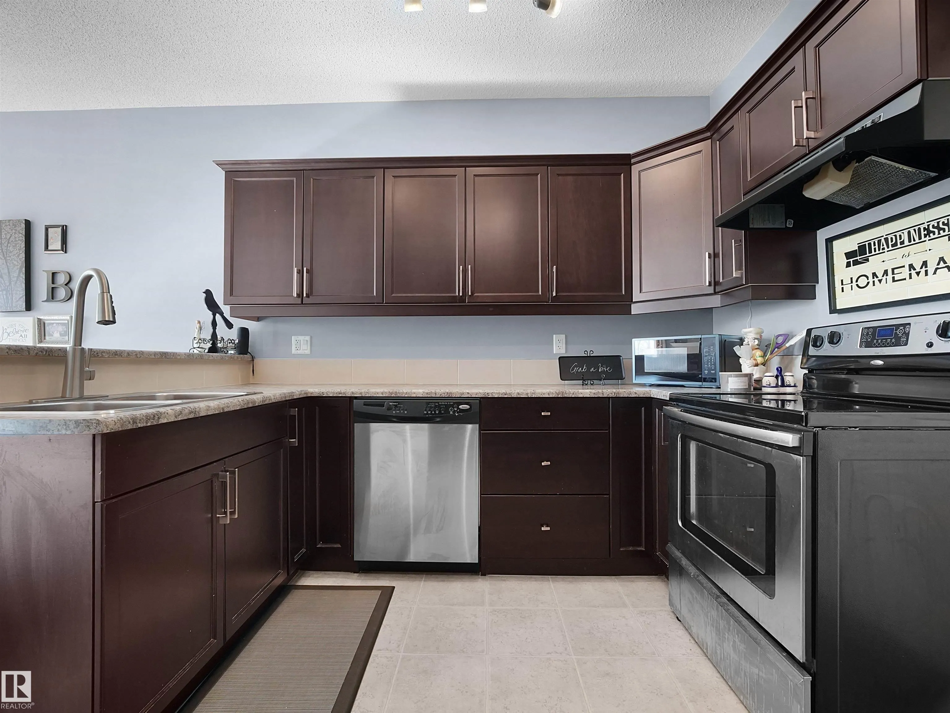 30 OAK VISTA Drive