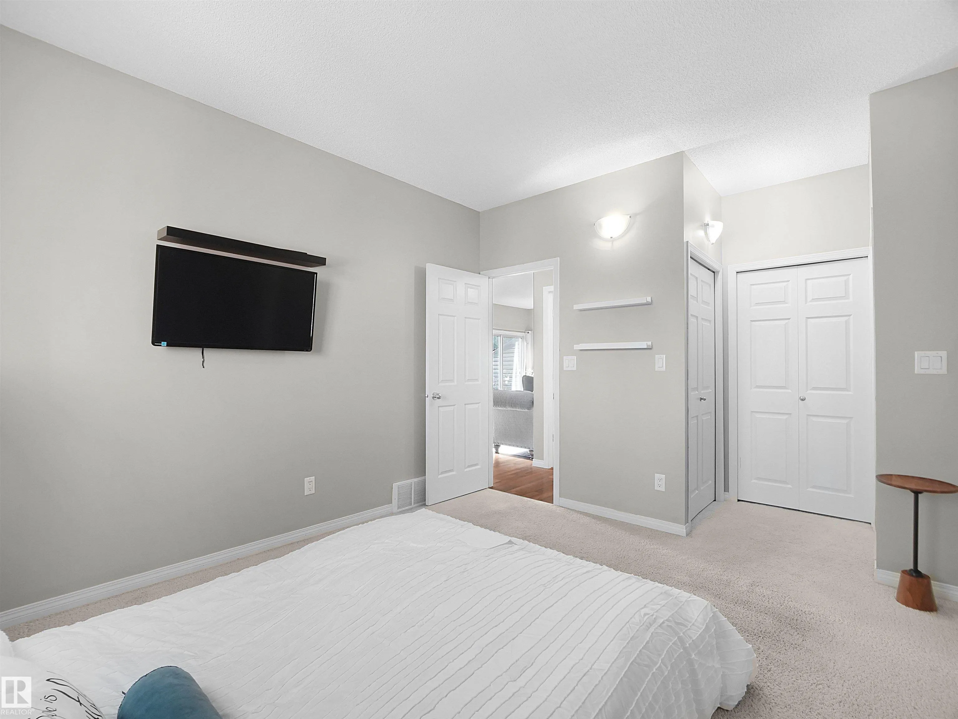 30 OAK VISTA Drive