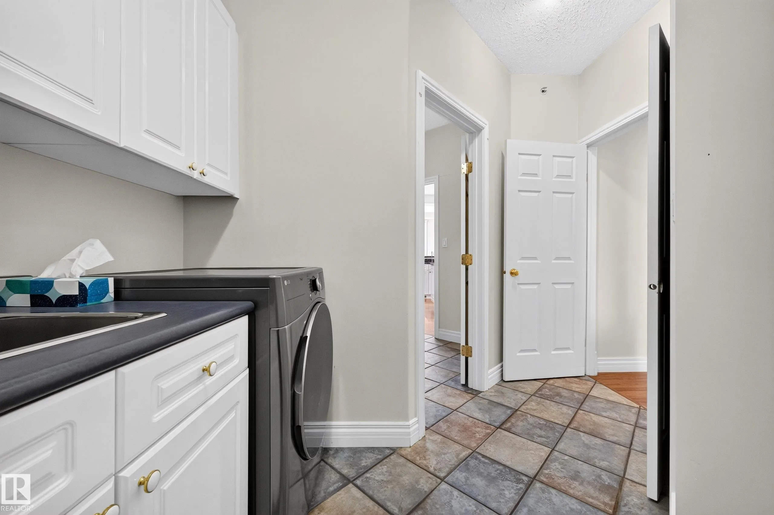 52304 RGE ROAD 233