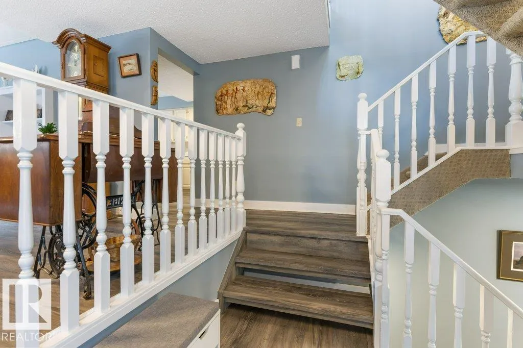 7 WHITEOAKS Estates