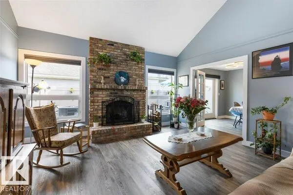 7 WHITEOAKS Estates