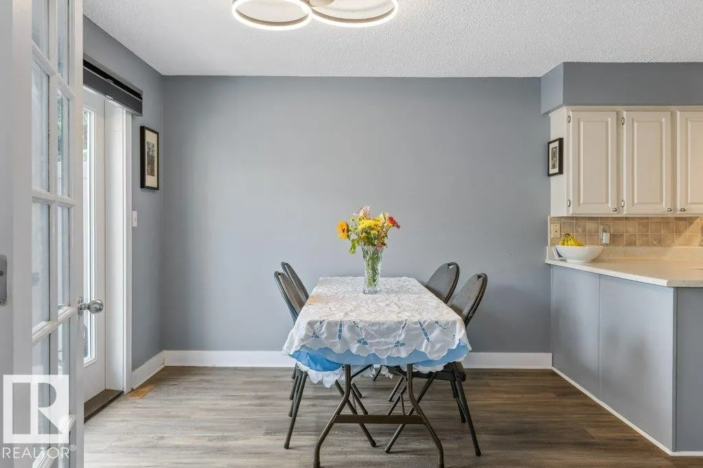 7 WHITEOAKS Estates