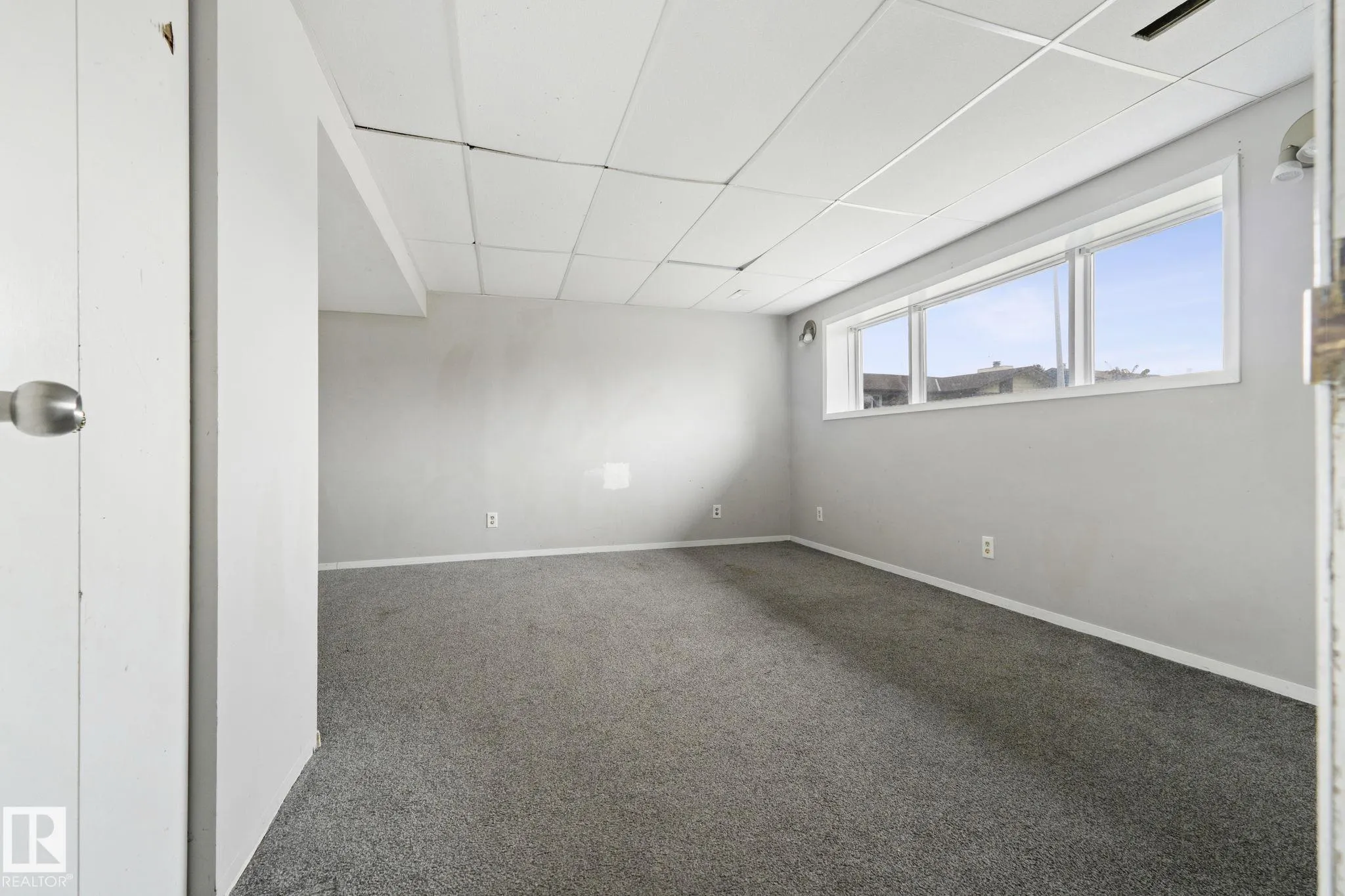 6 CAMPBELL CRES