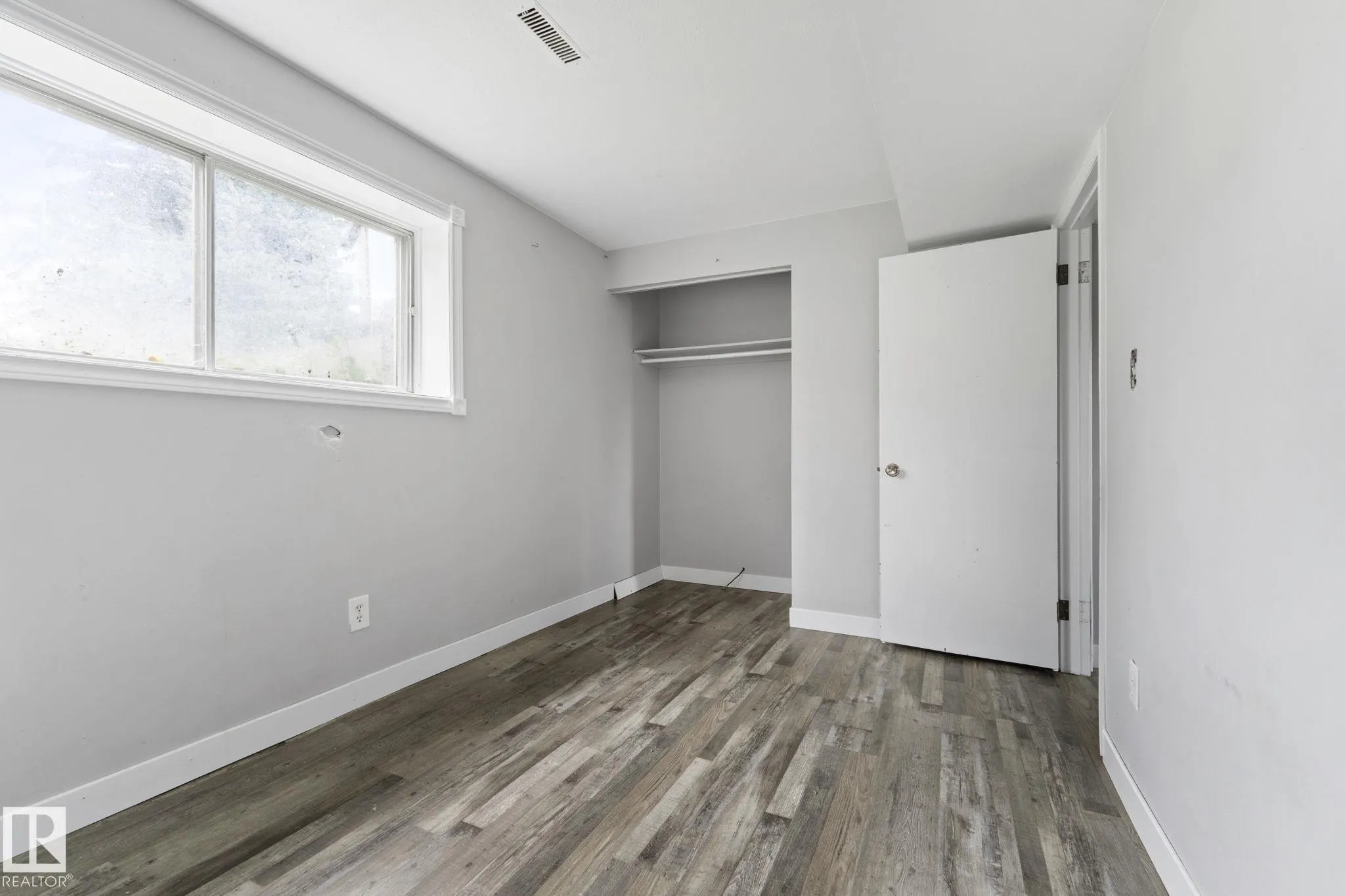 6 CAMPBELL CRES