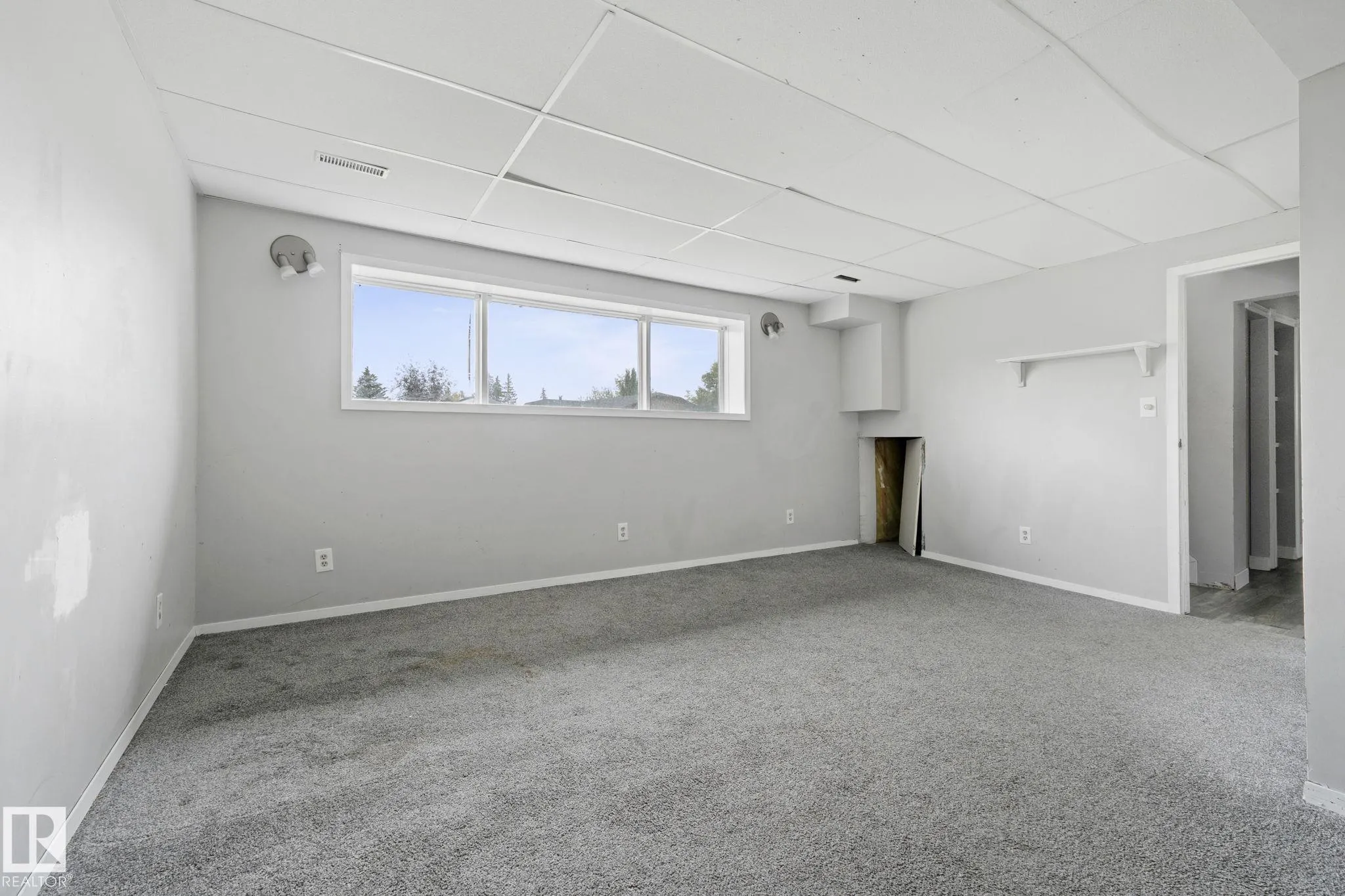 6 CAMPBELL CRES
