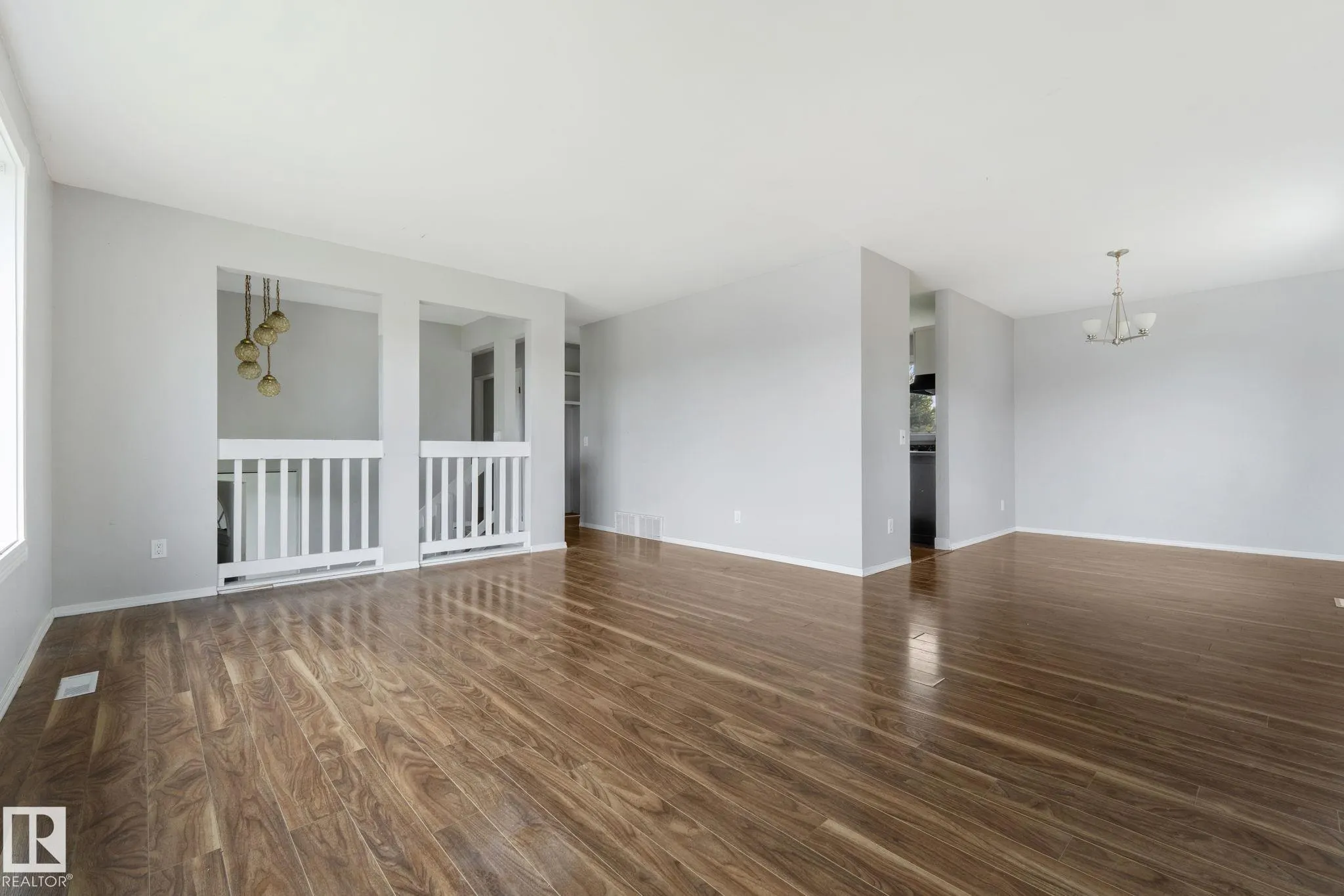 6 CAMPBELL CRES