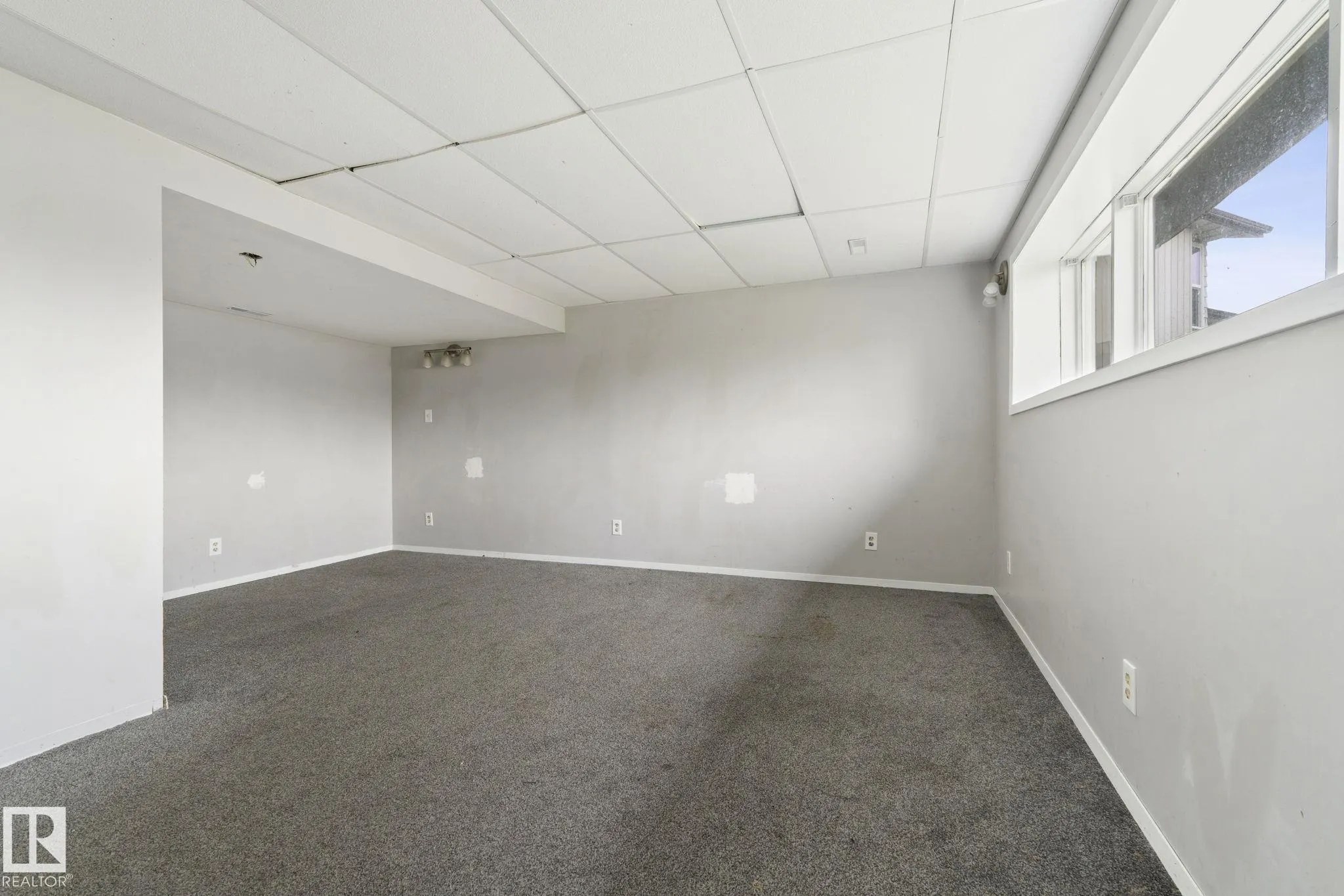 6 CAMPBELL CRES