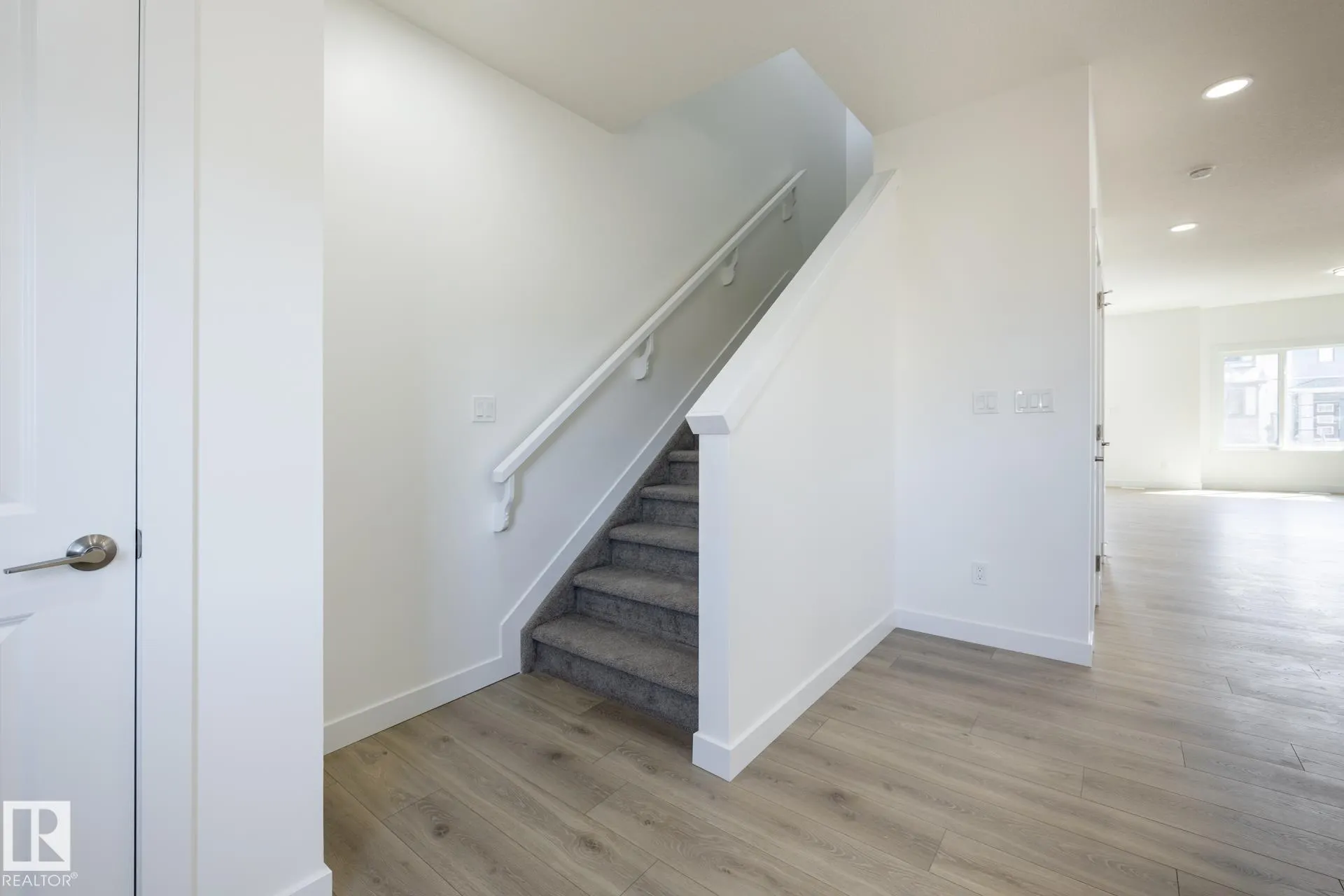 606 Ashgrove Circle