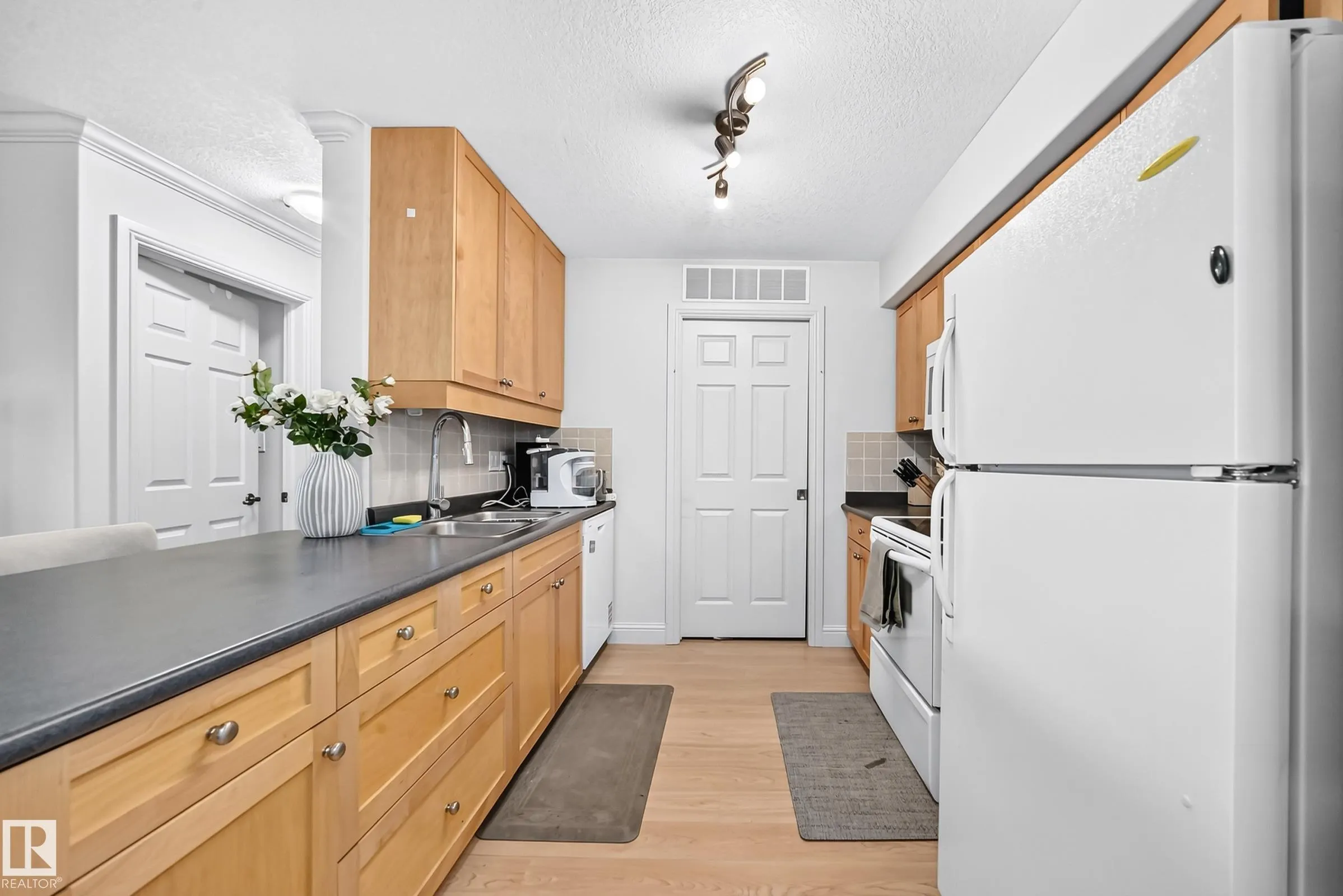 13005 140 Avenue