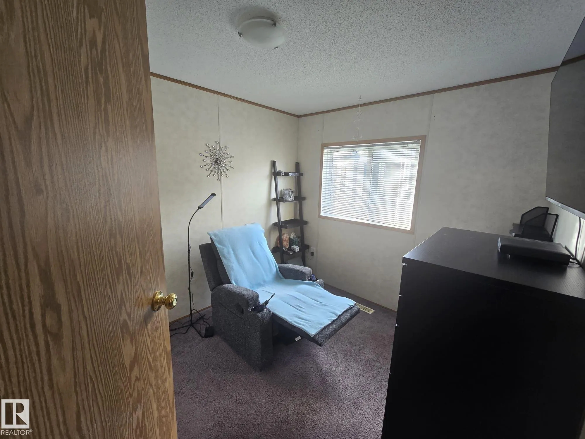3213 Lakewood Close
