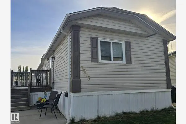 3213 Lakewood Close