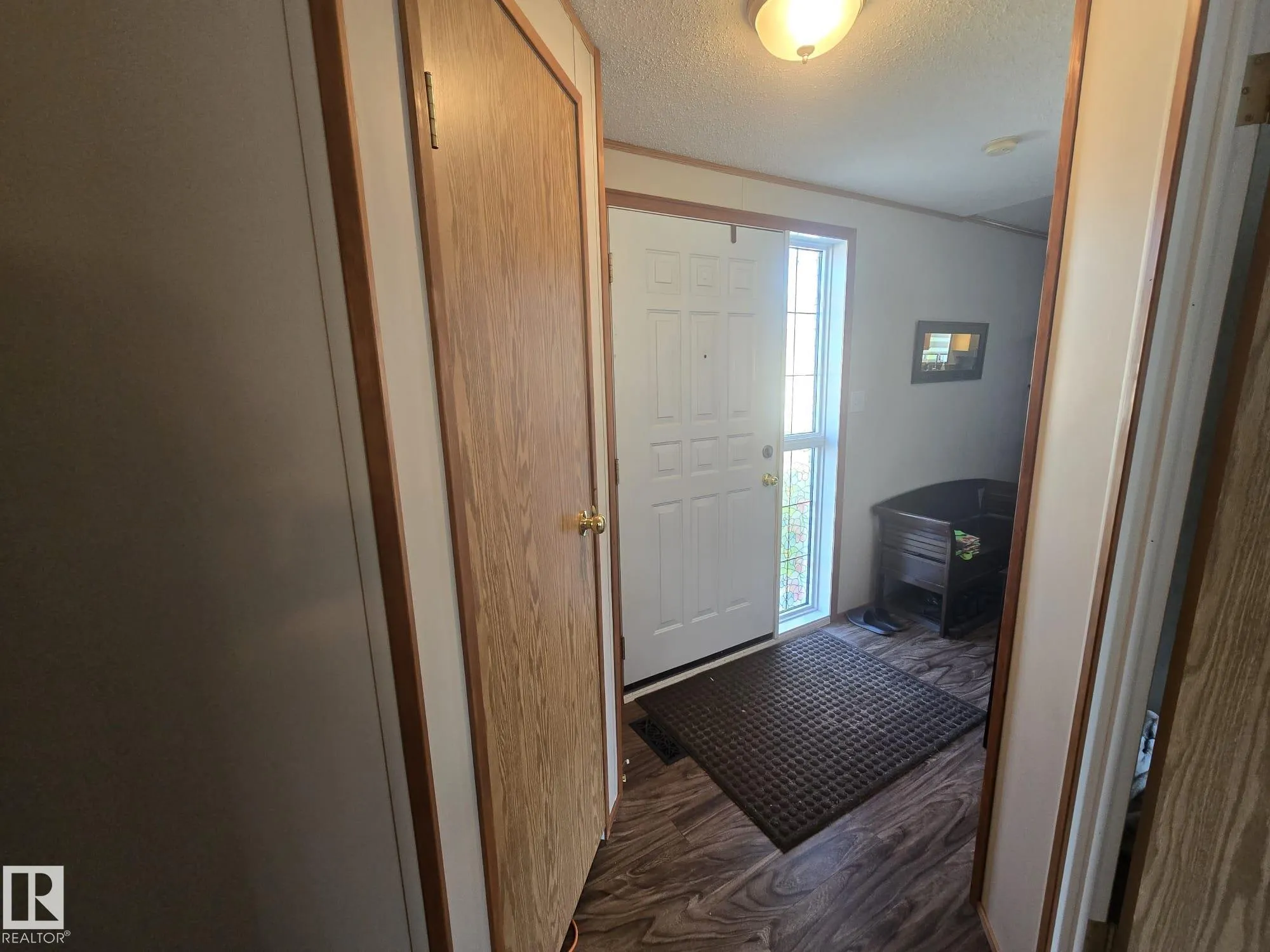 3213 Lakewood Close