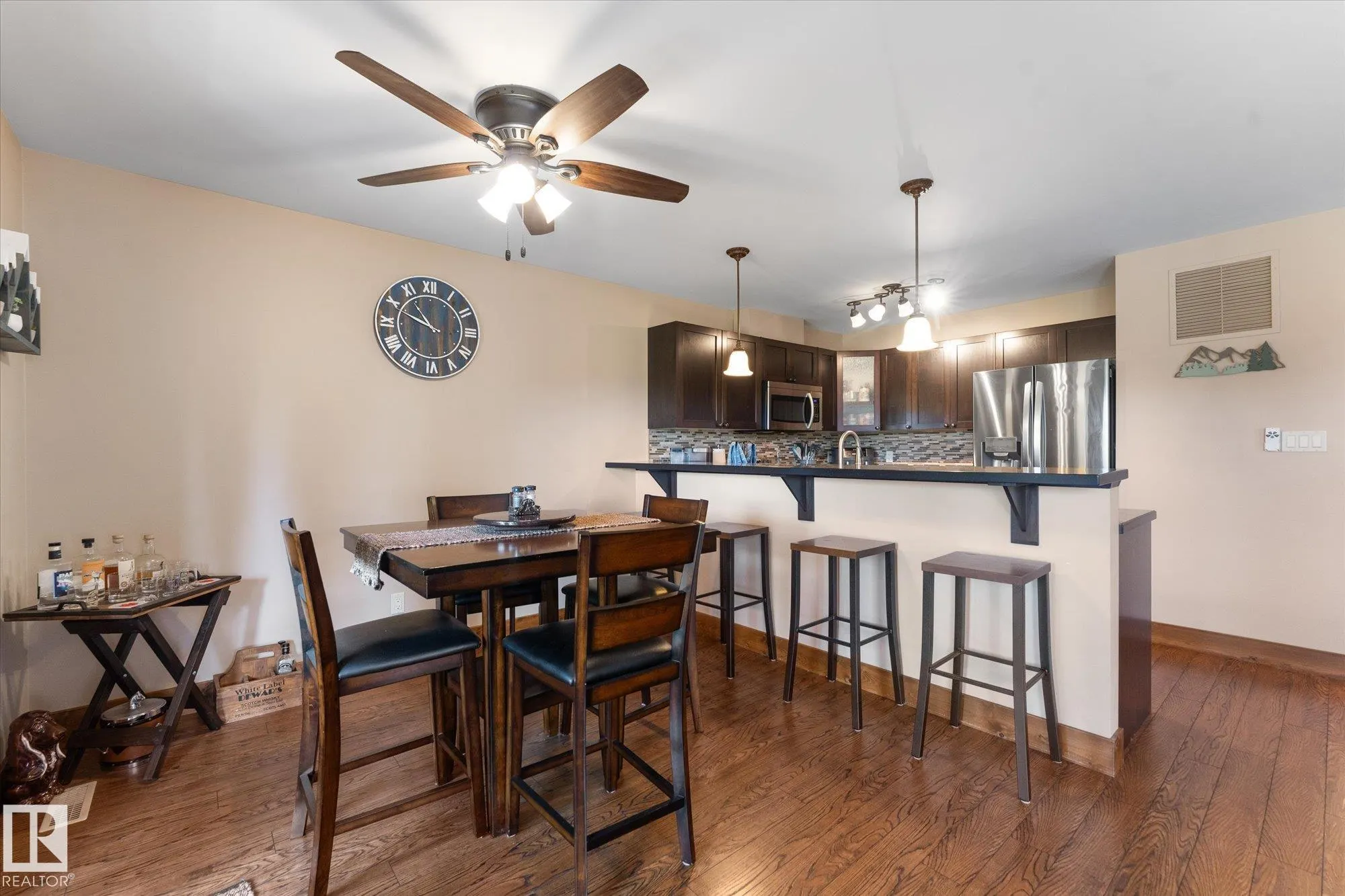 804 GRAYBRIAR Green
