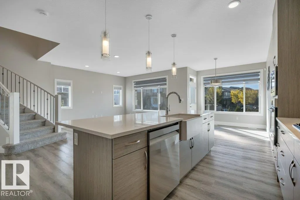 2083 PRICE LANDING Landing