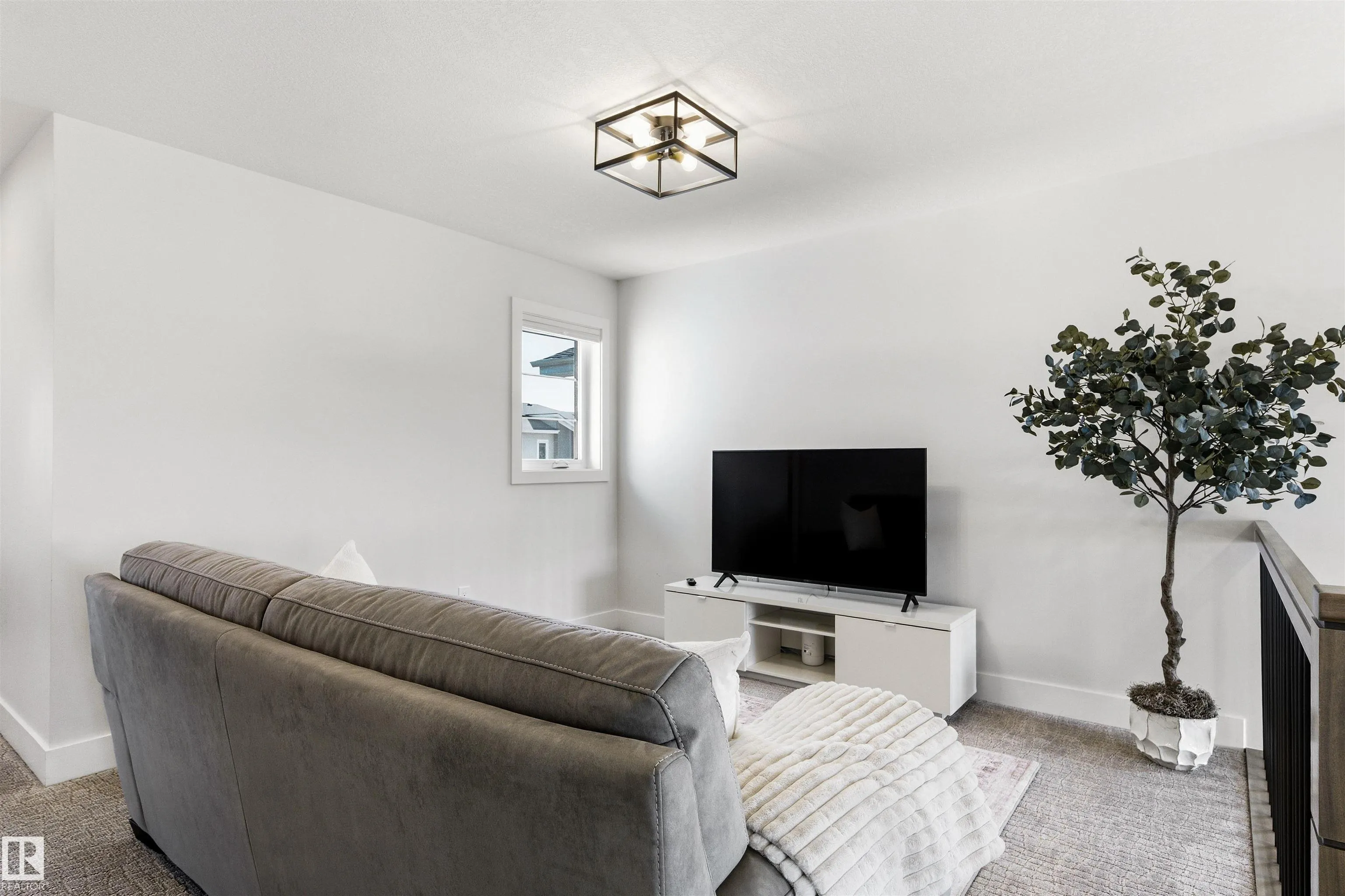 93 SPRINGBROOK Wynd