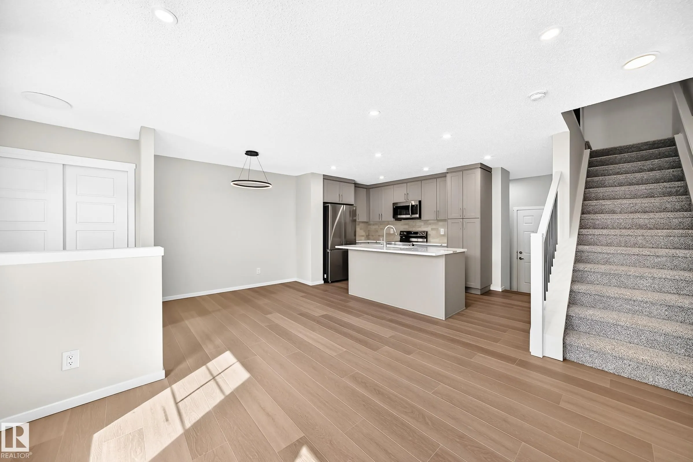 1081 Hearthstone Boulevard