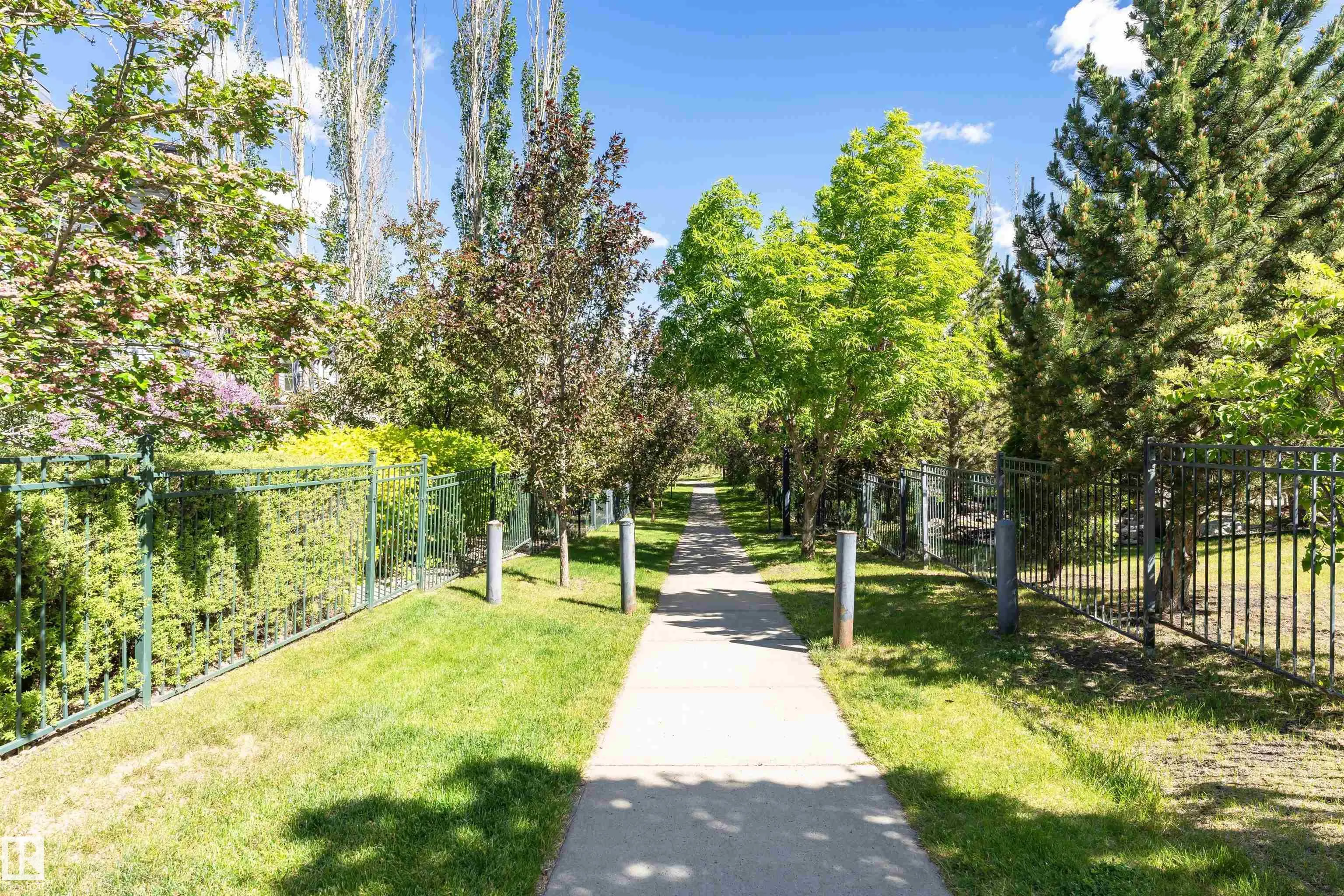 12051 18 Avenue
