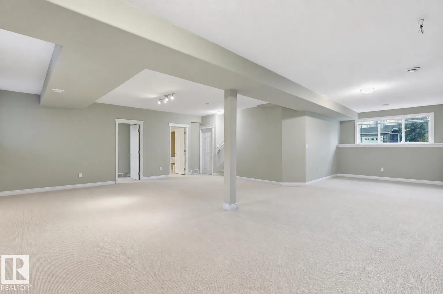 764 HALIBURTON Crescent