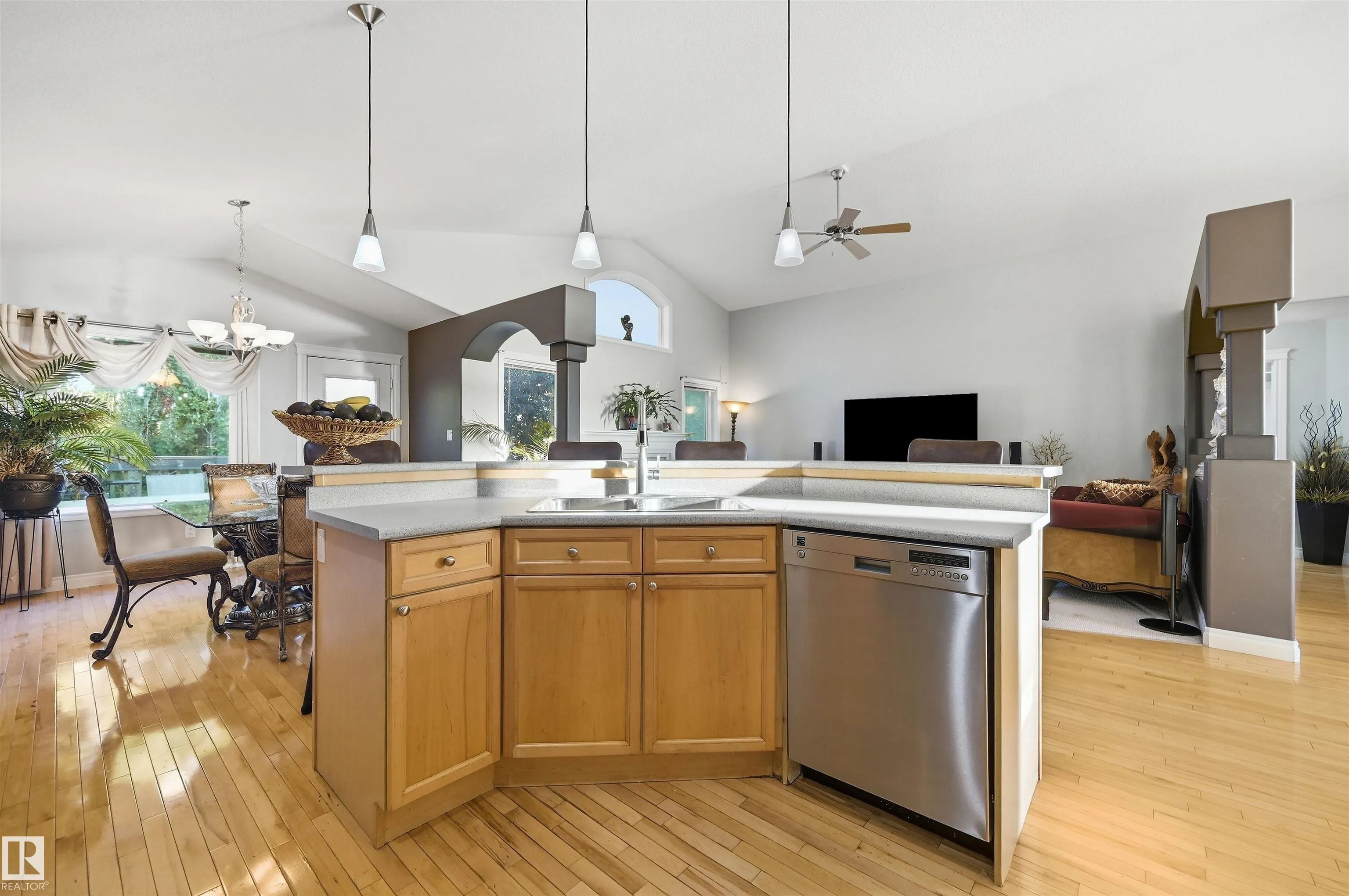 764 HALIBURTON Crescent