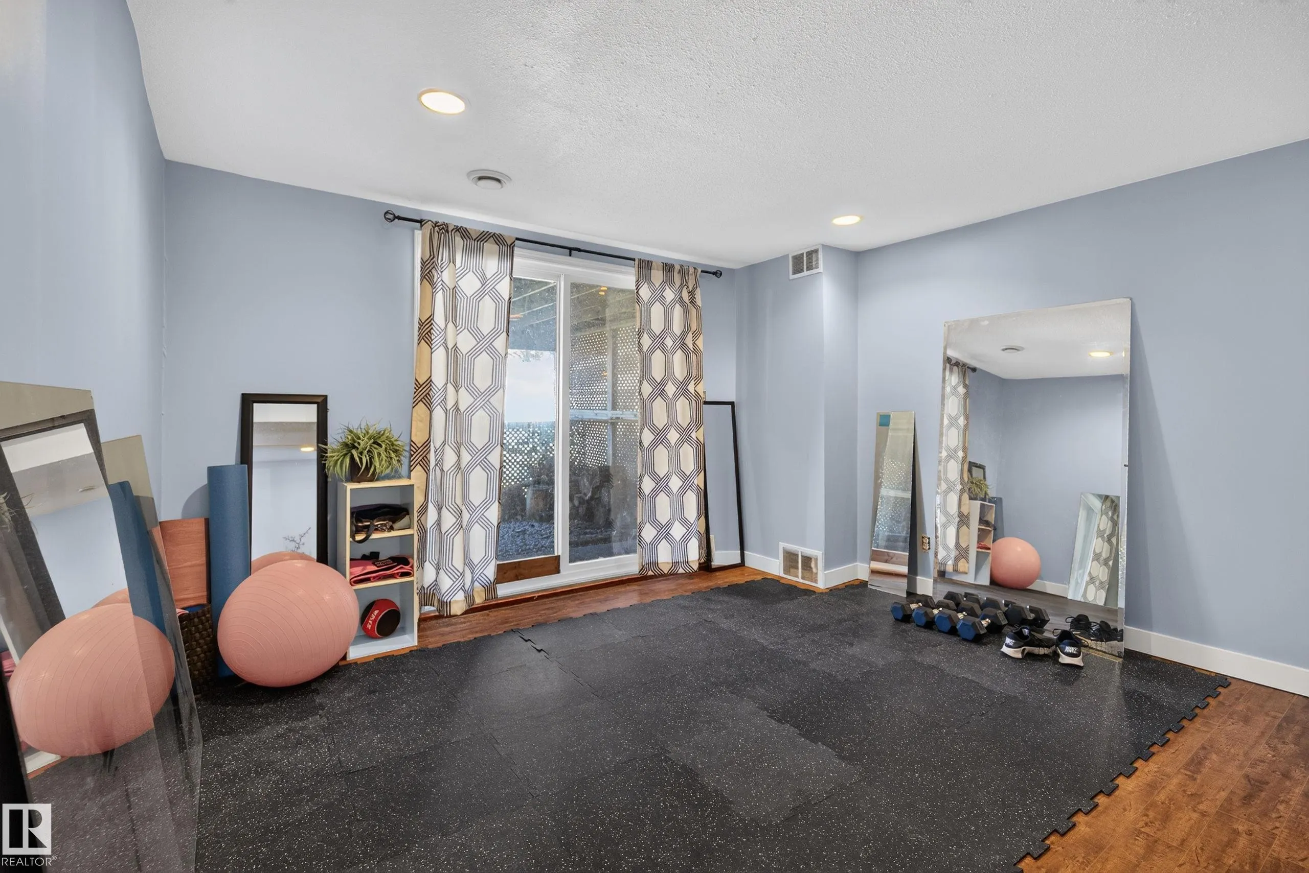 116 Lakeshore Drive