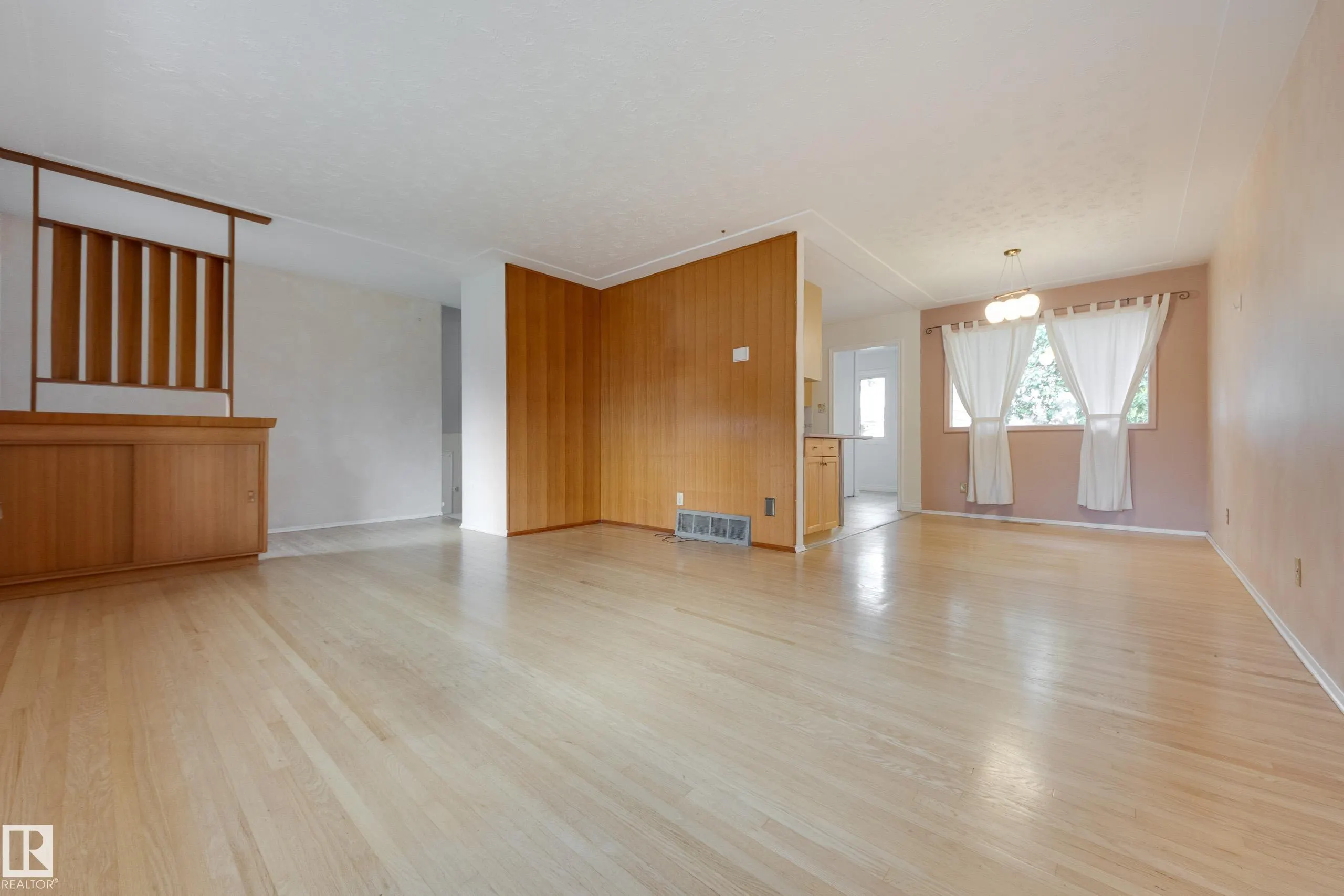 15216 86 Avenue