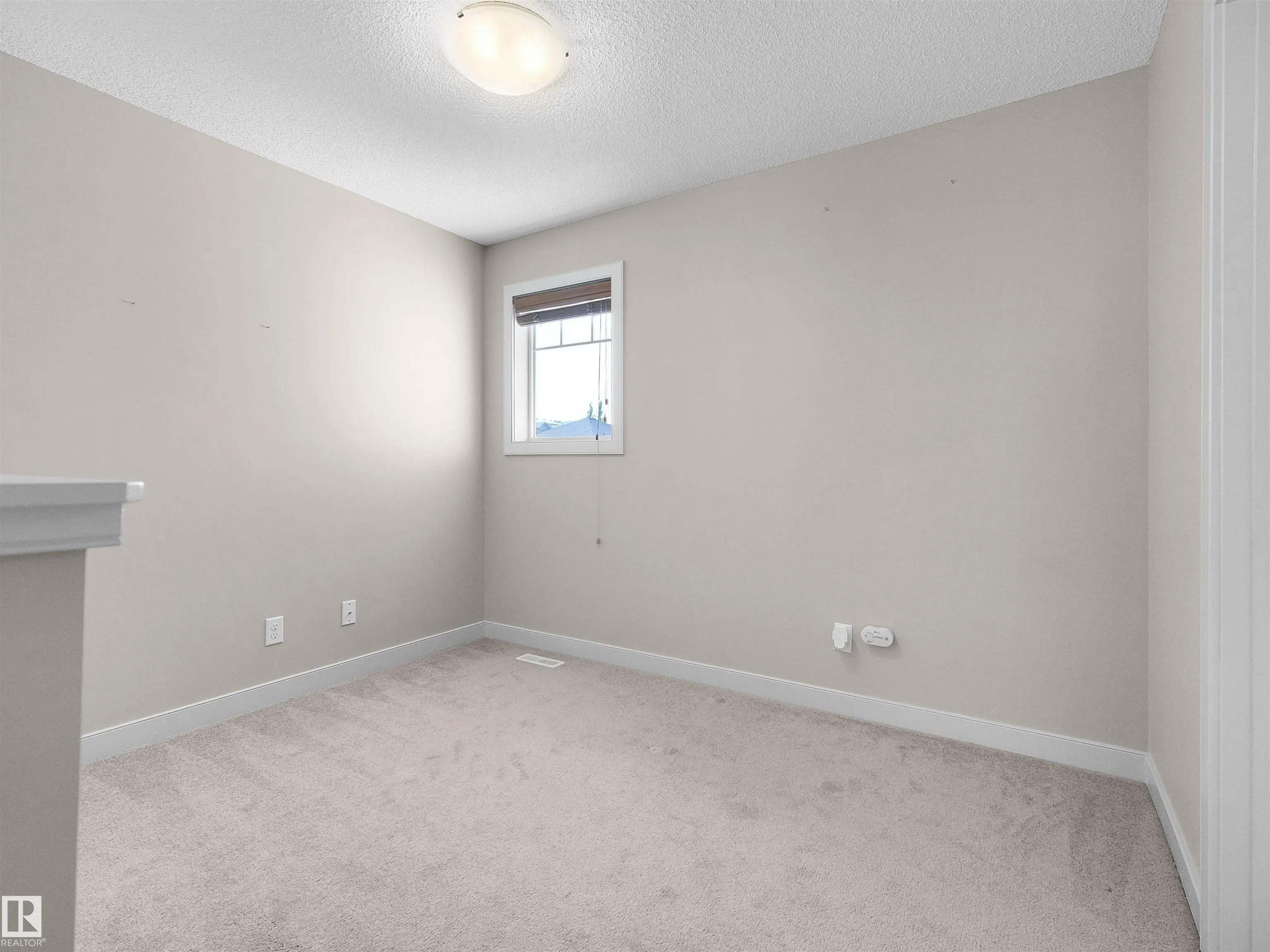 1692 CUNNINGHAM Way