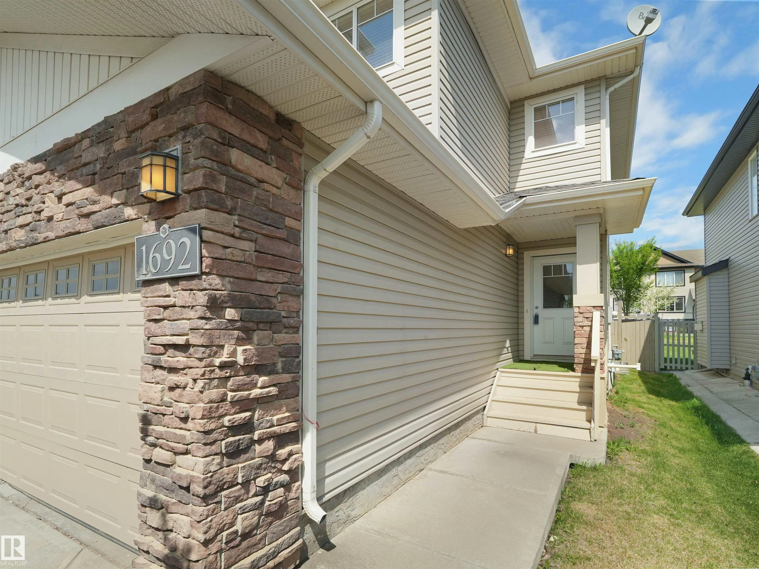 1692 CUNNINGHAM Way