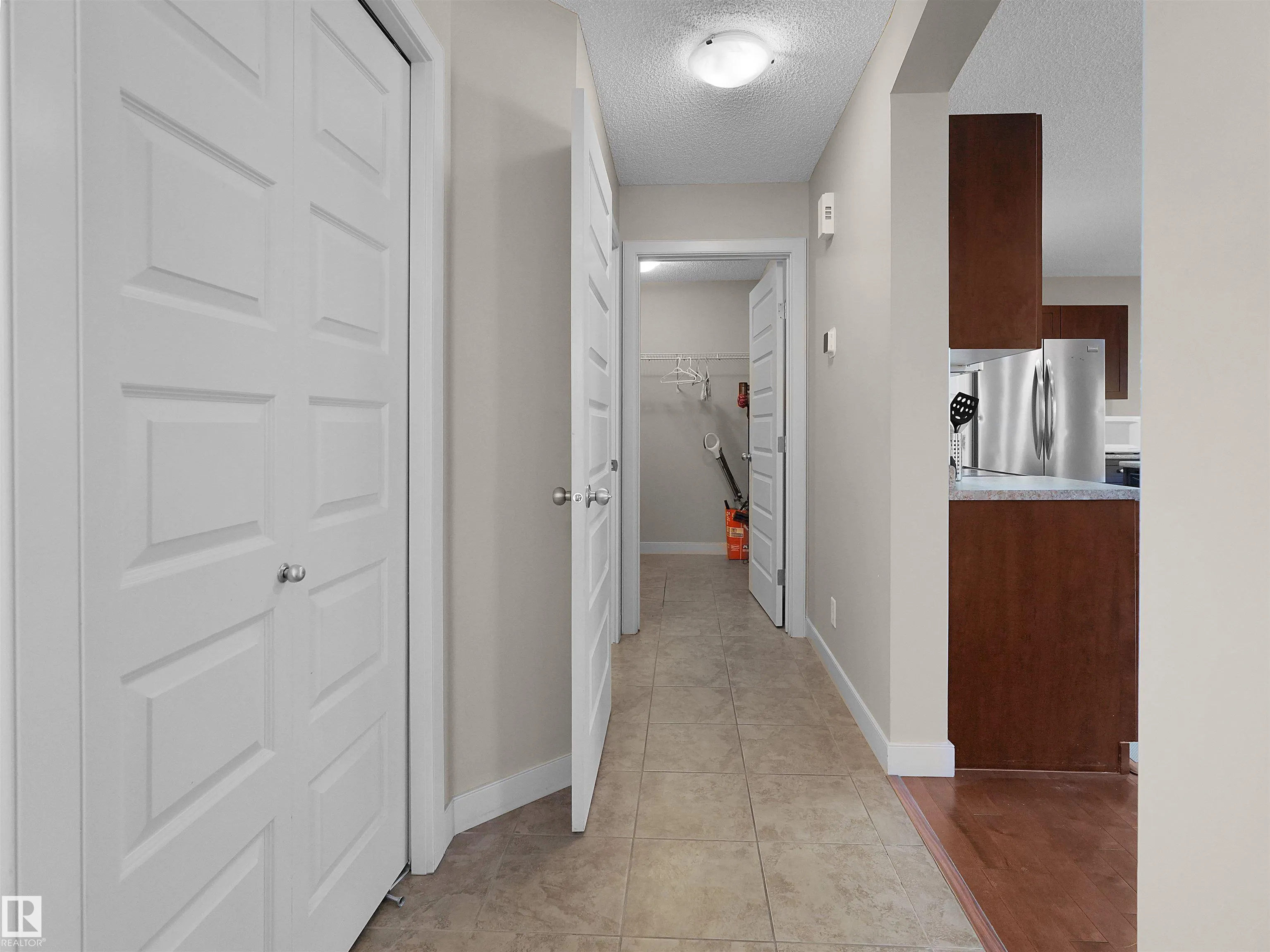 1692 CUNNINGHAM Way