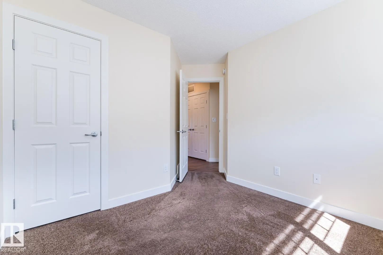 1530 TAMARACK Boulevard