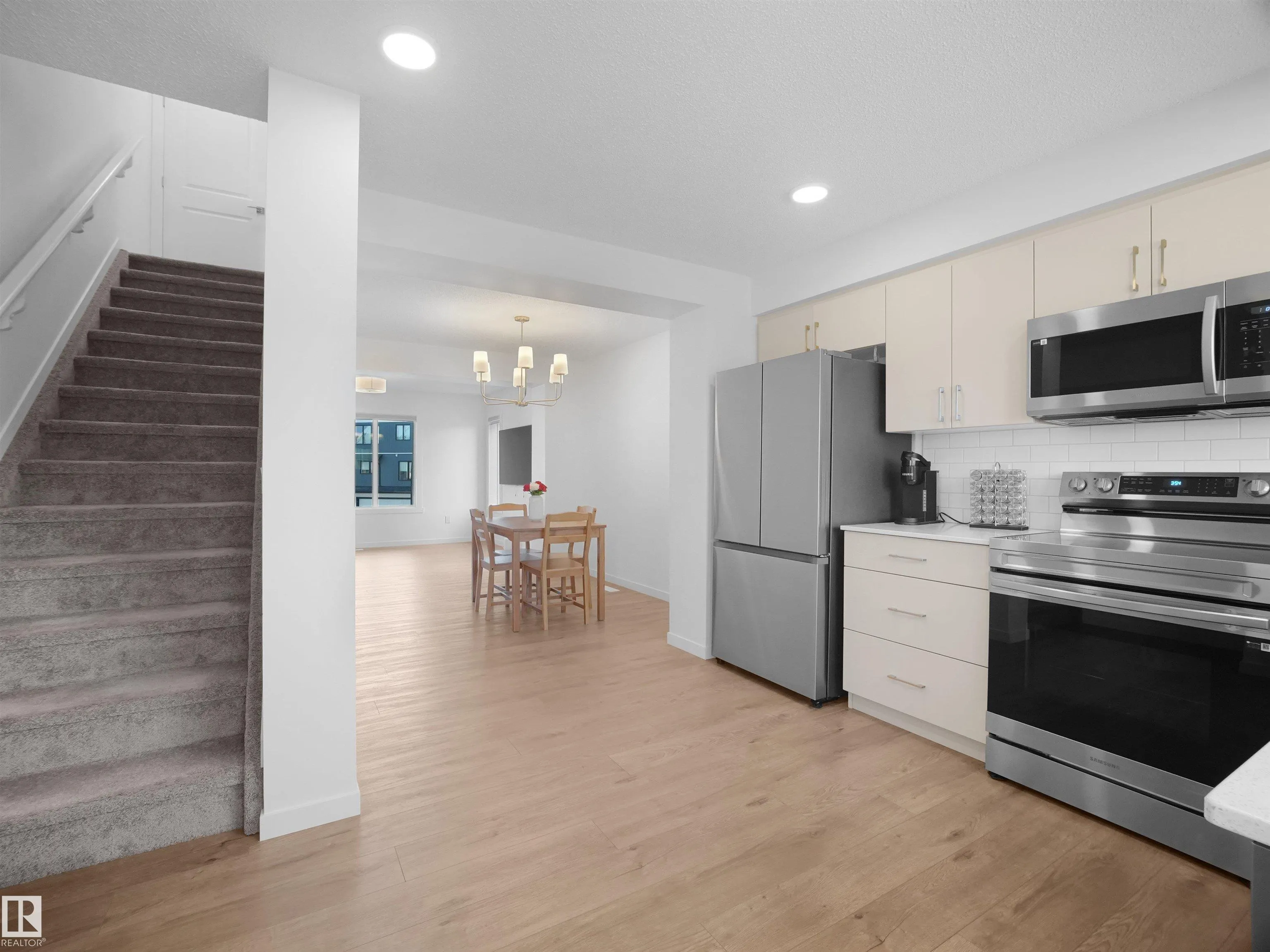 1025 SECORD PROMENADE Promenade