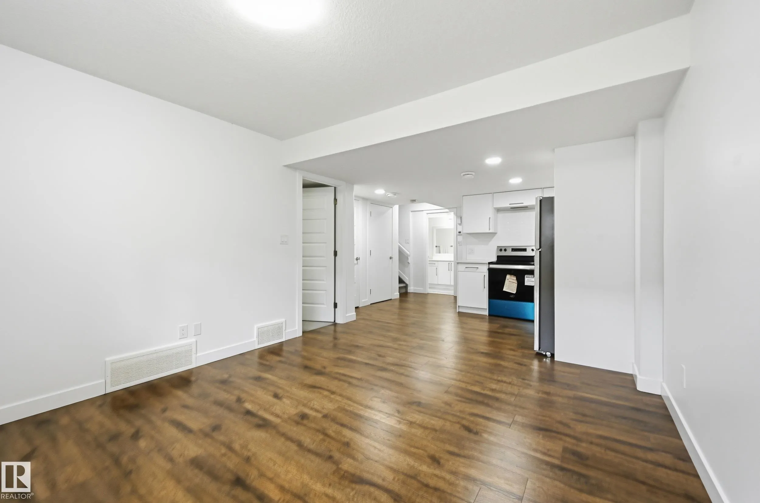 7258 CHIVERS Place