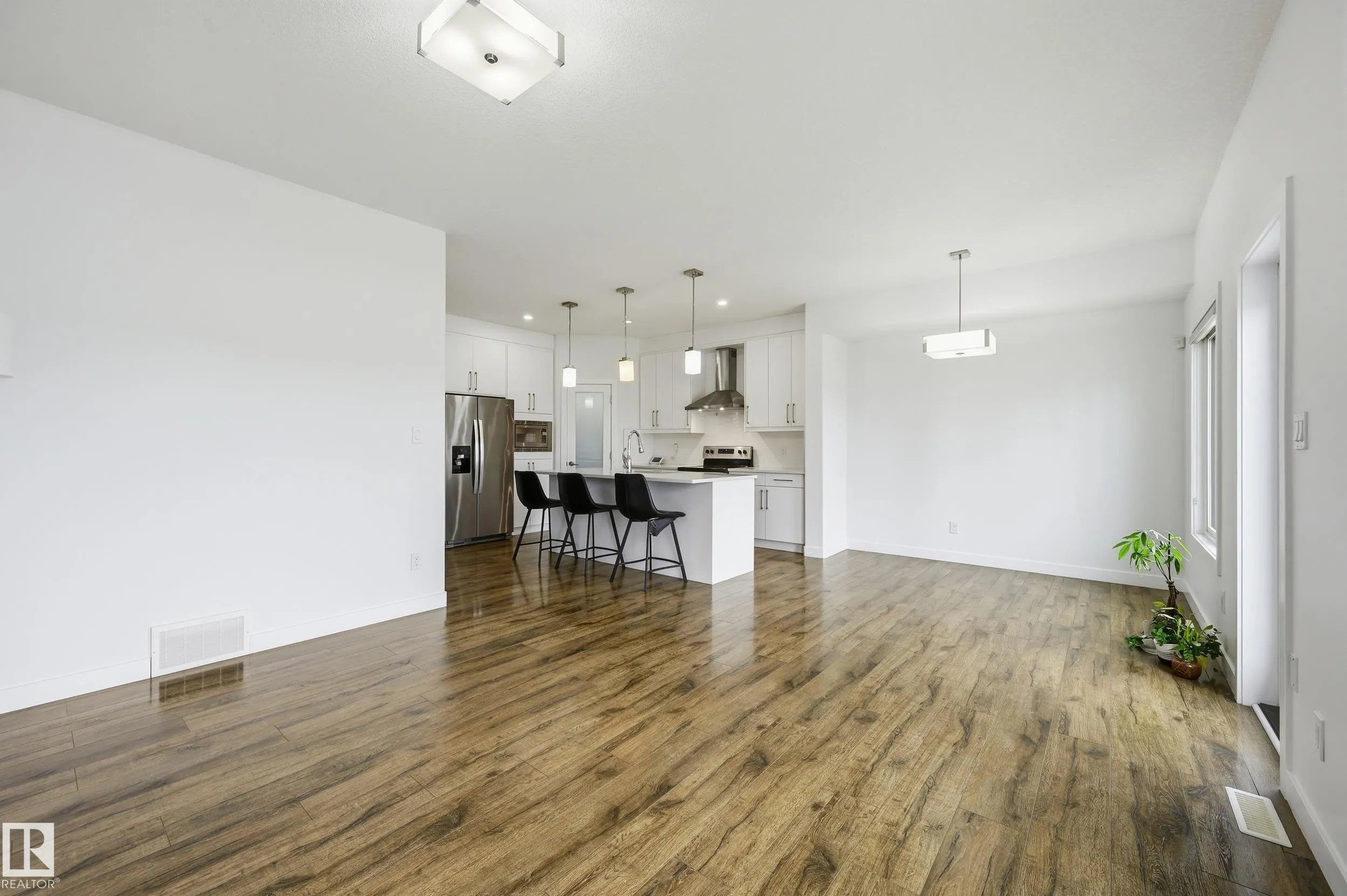 7258 CHIVERS Place