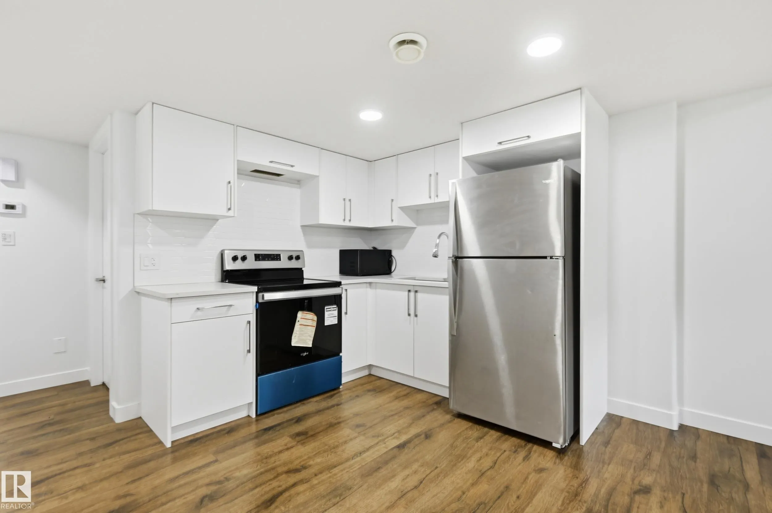 7258 CHIVERS Place