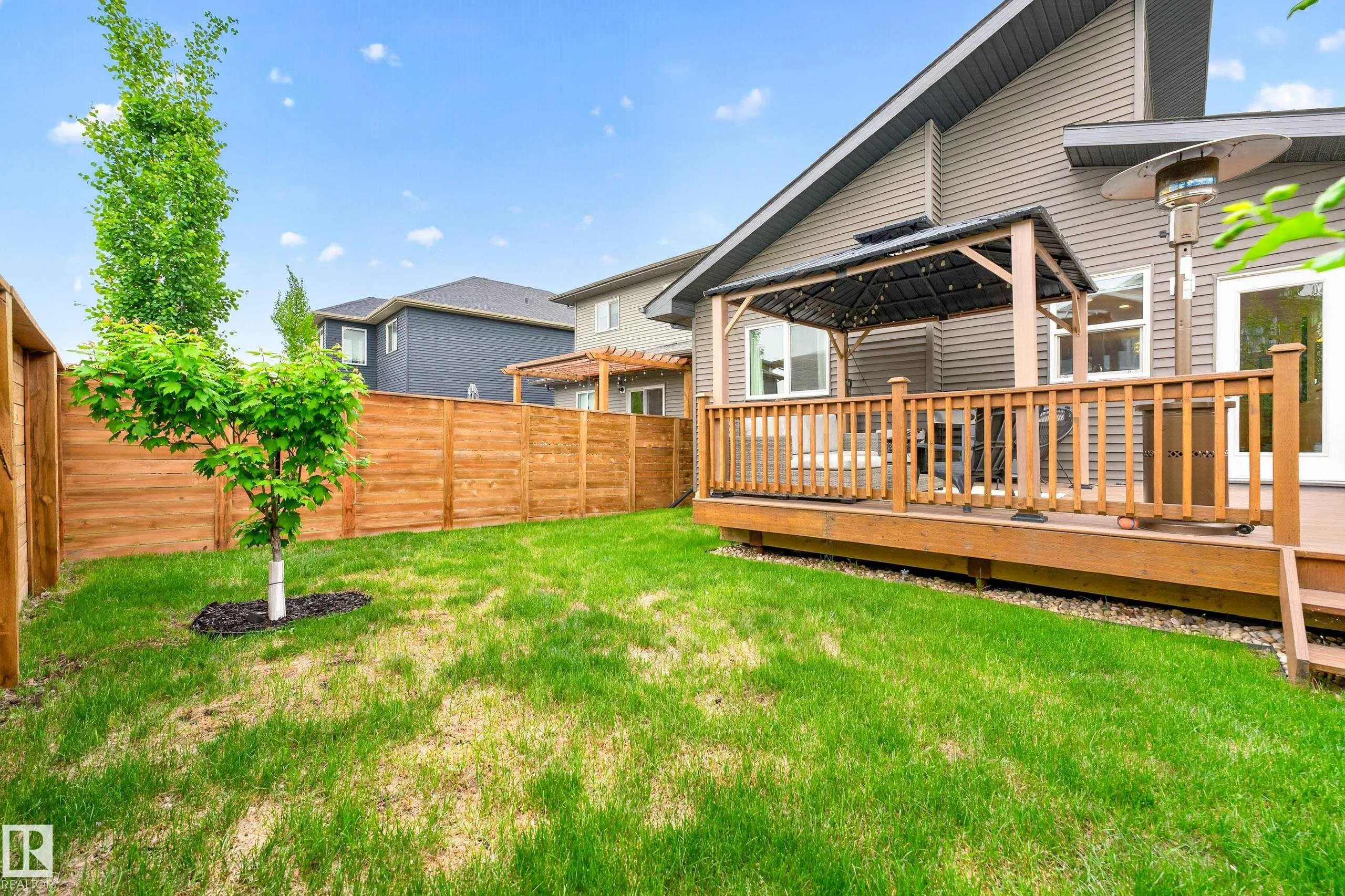 23 RED FOX Way