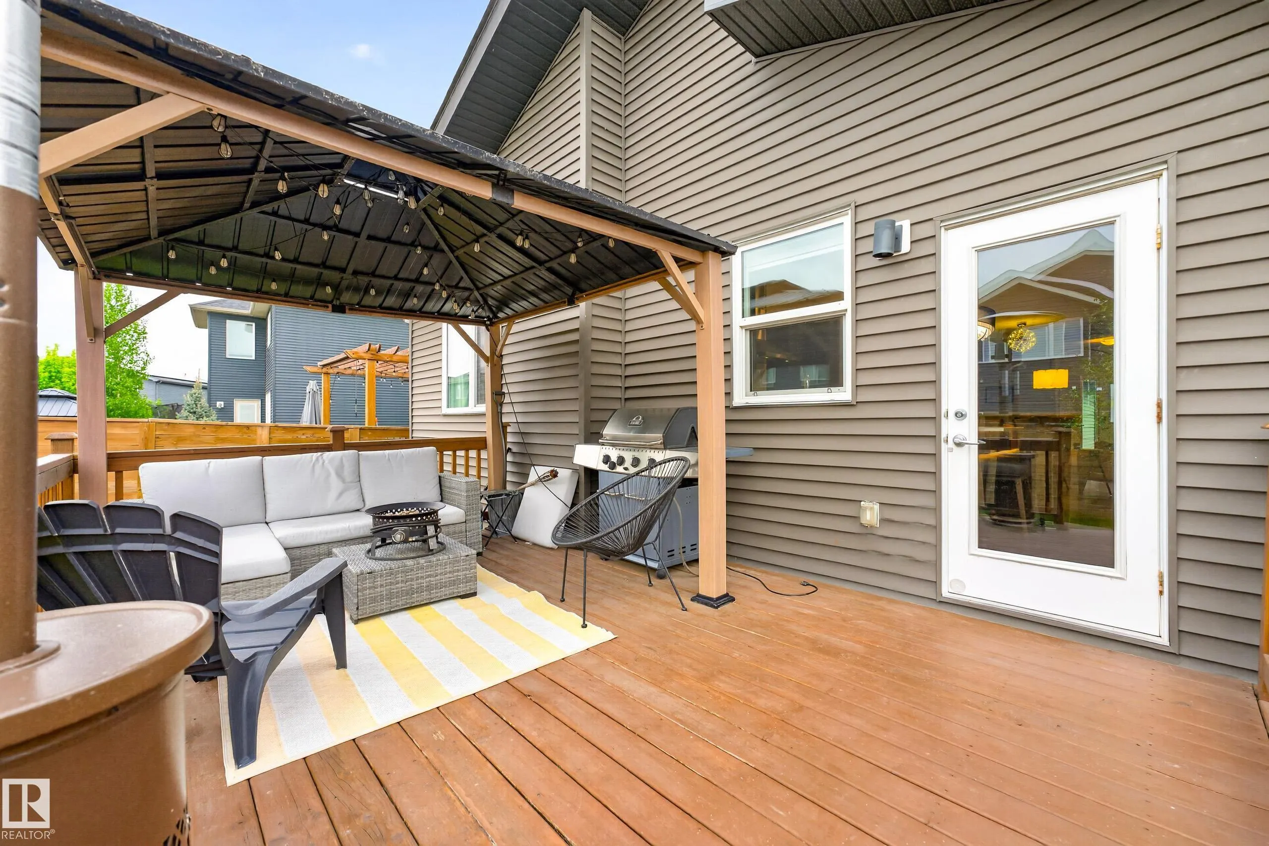 23 RED FOX Way