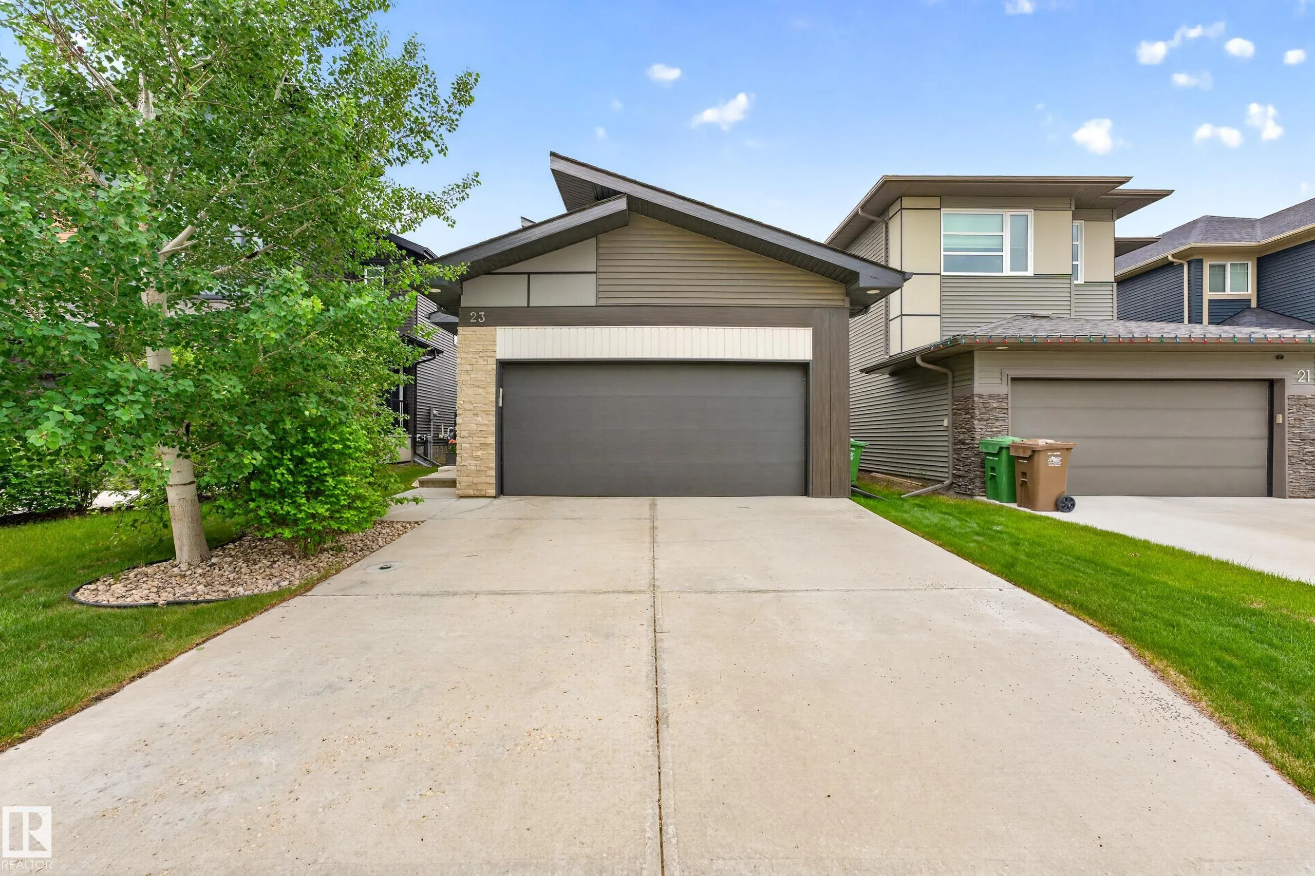 23 RED FOX Way