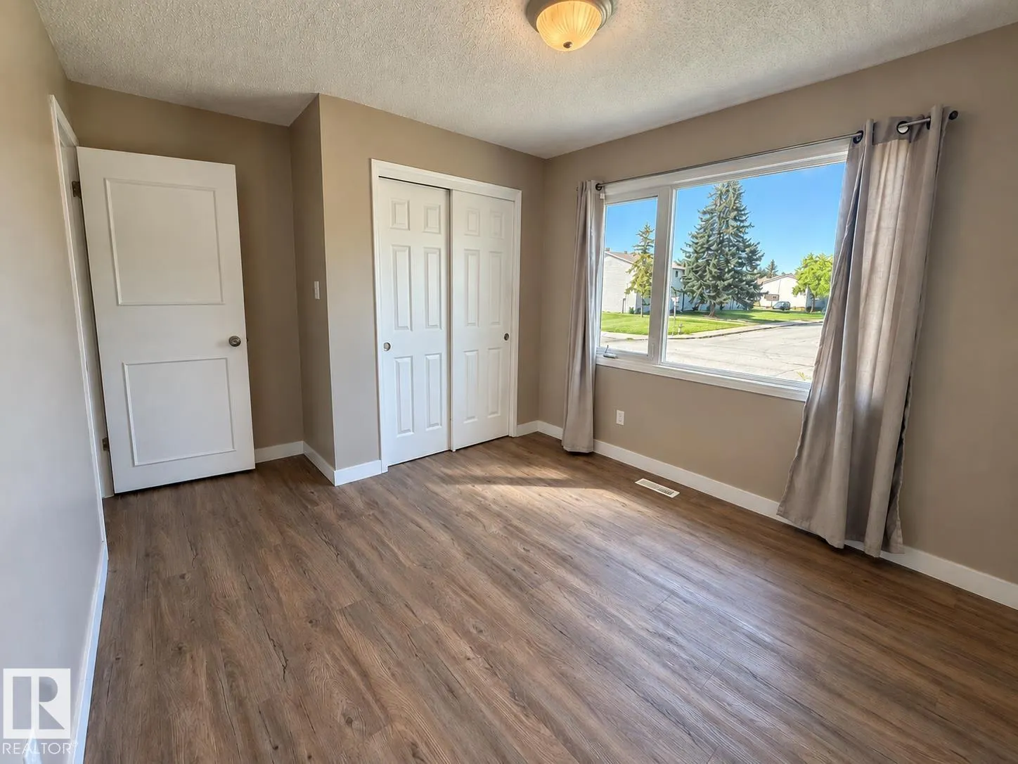 10439 36A Ave