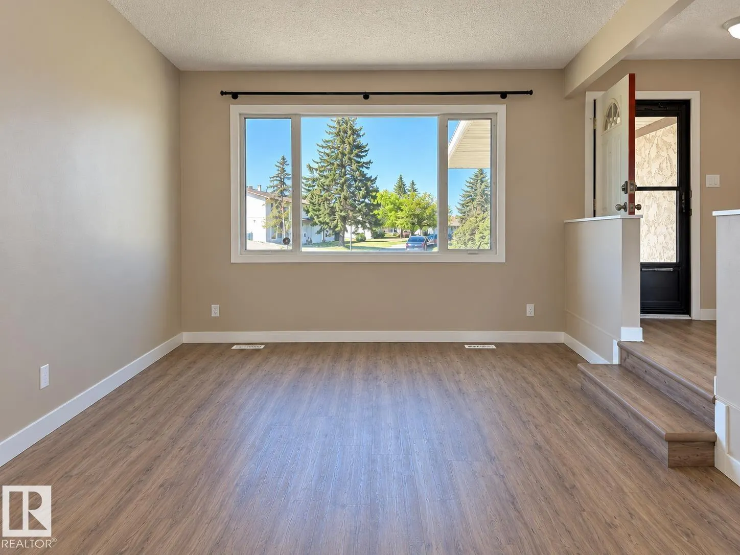 10439 36A Ave