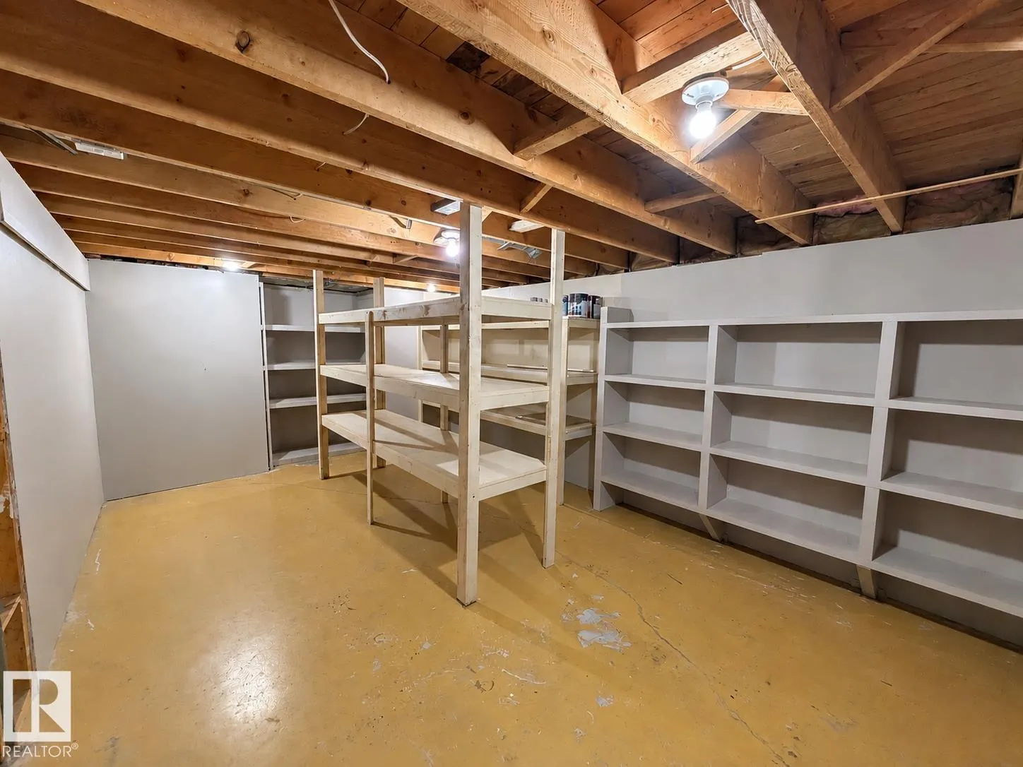 10439 36A Ave