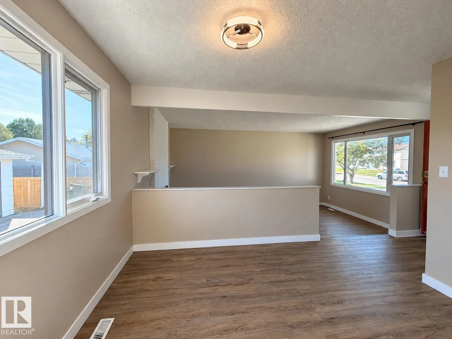 10439 36A Ave