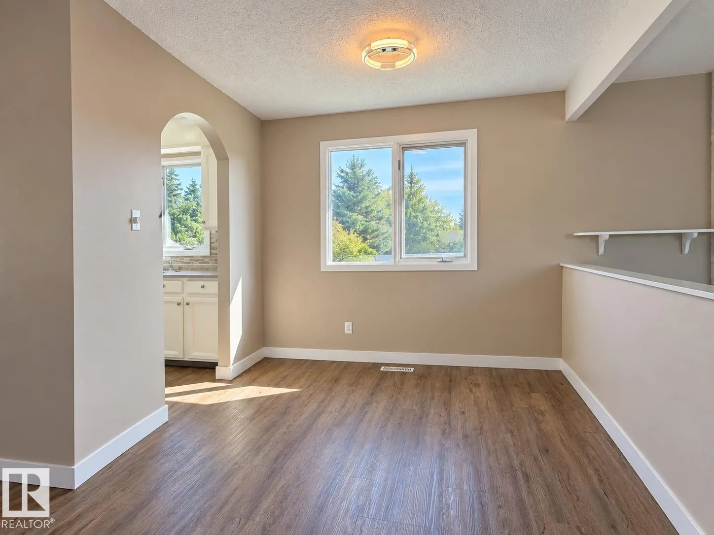 10439 36A Ave