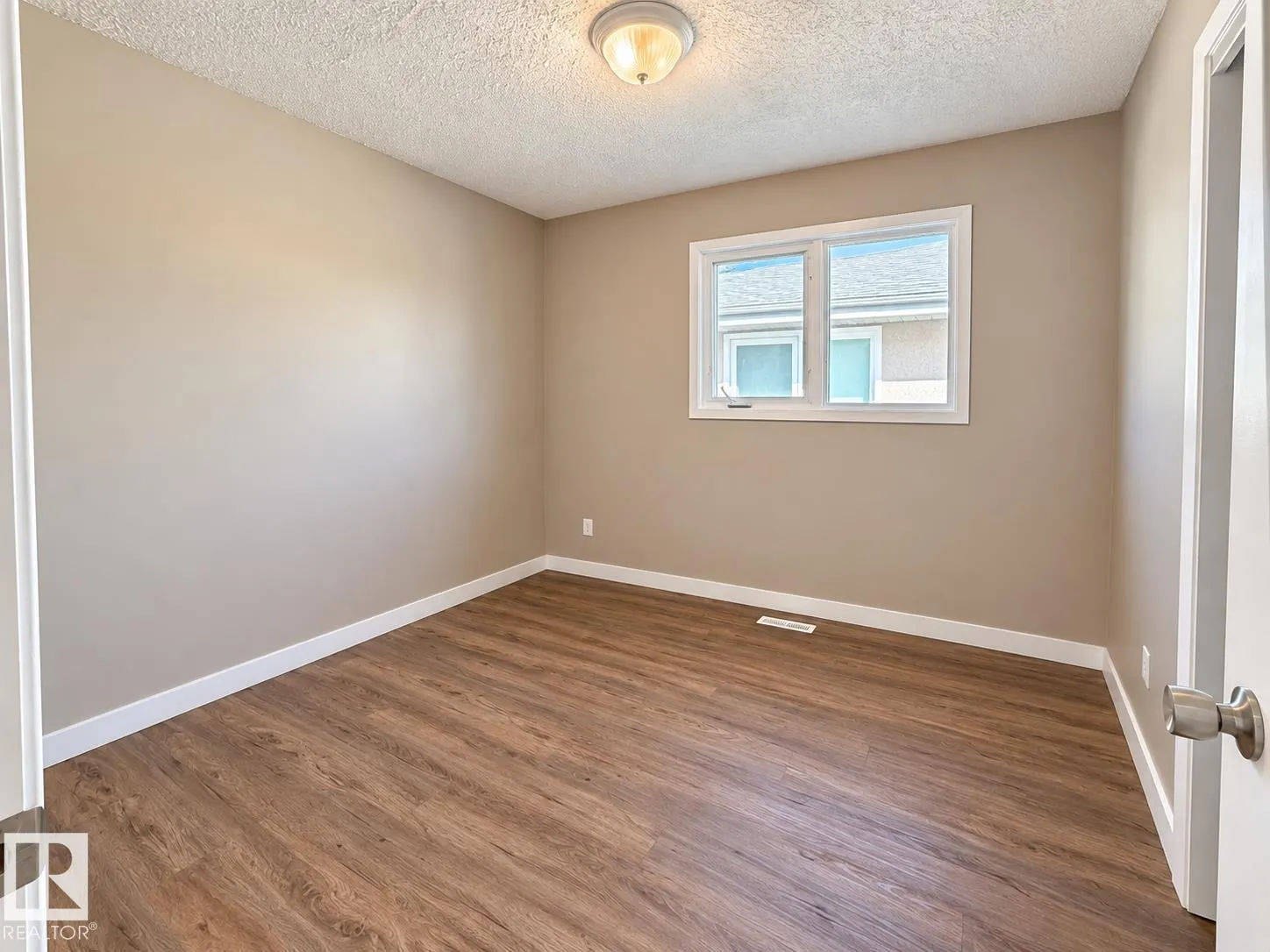 10439 36A Ave