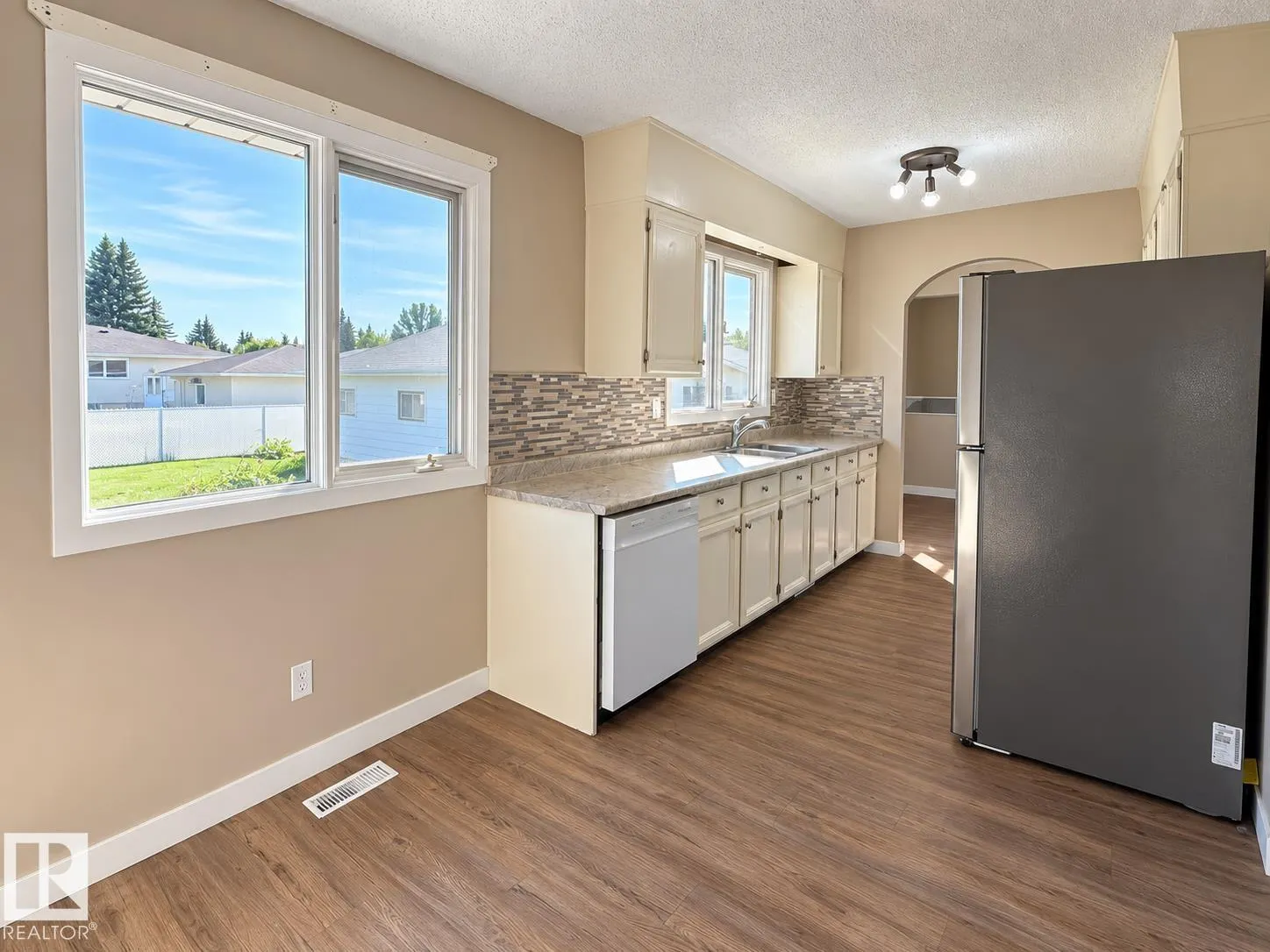 10439 36A Ave