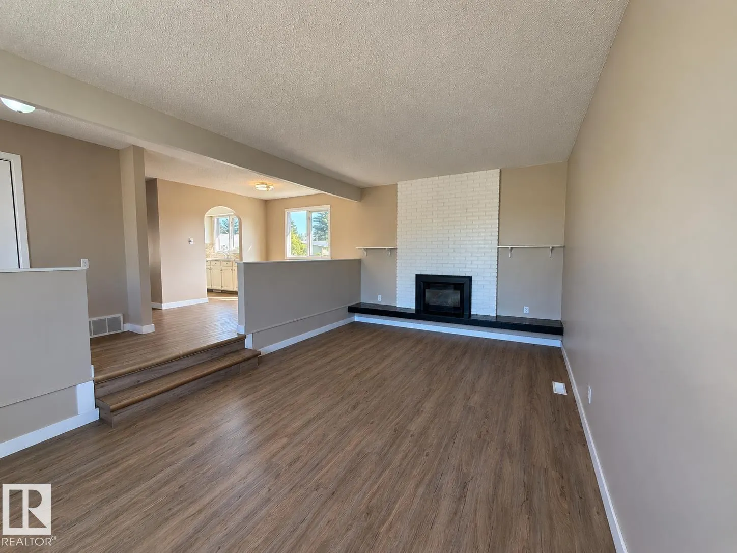 10439 36A Ave