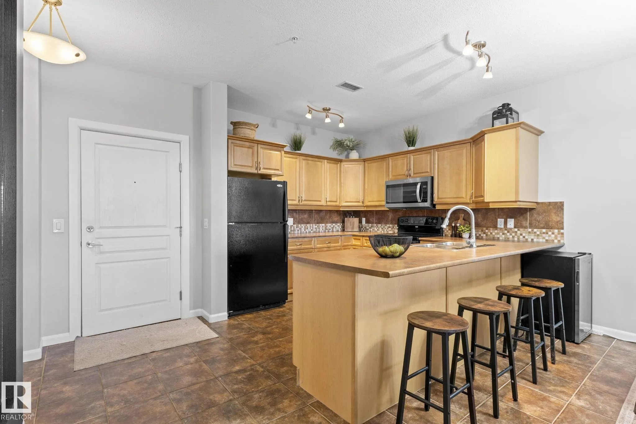 160 MAGRATH Road