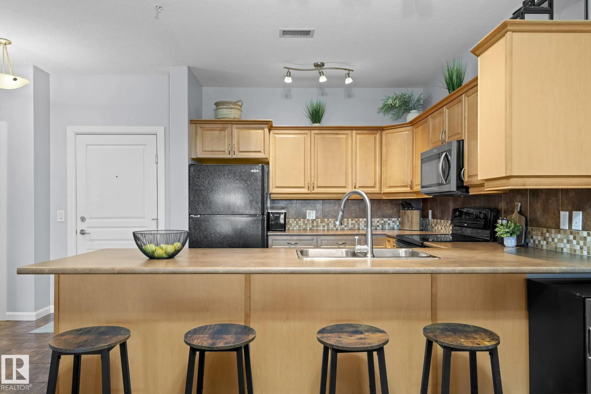 160 MAGRATH Road