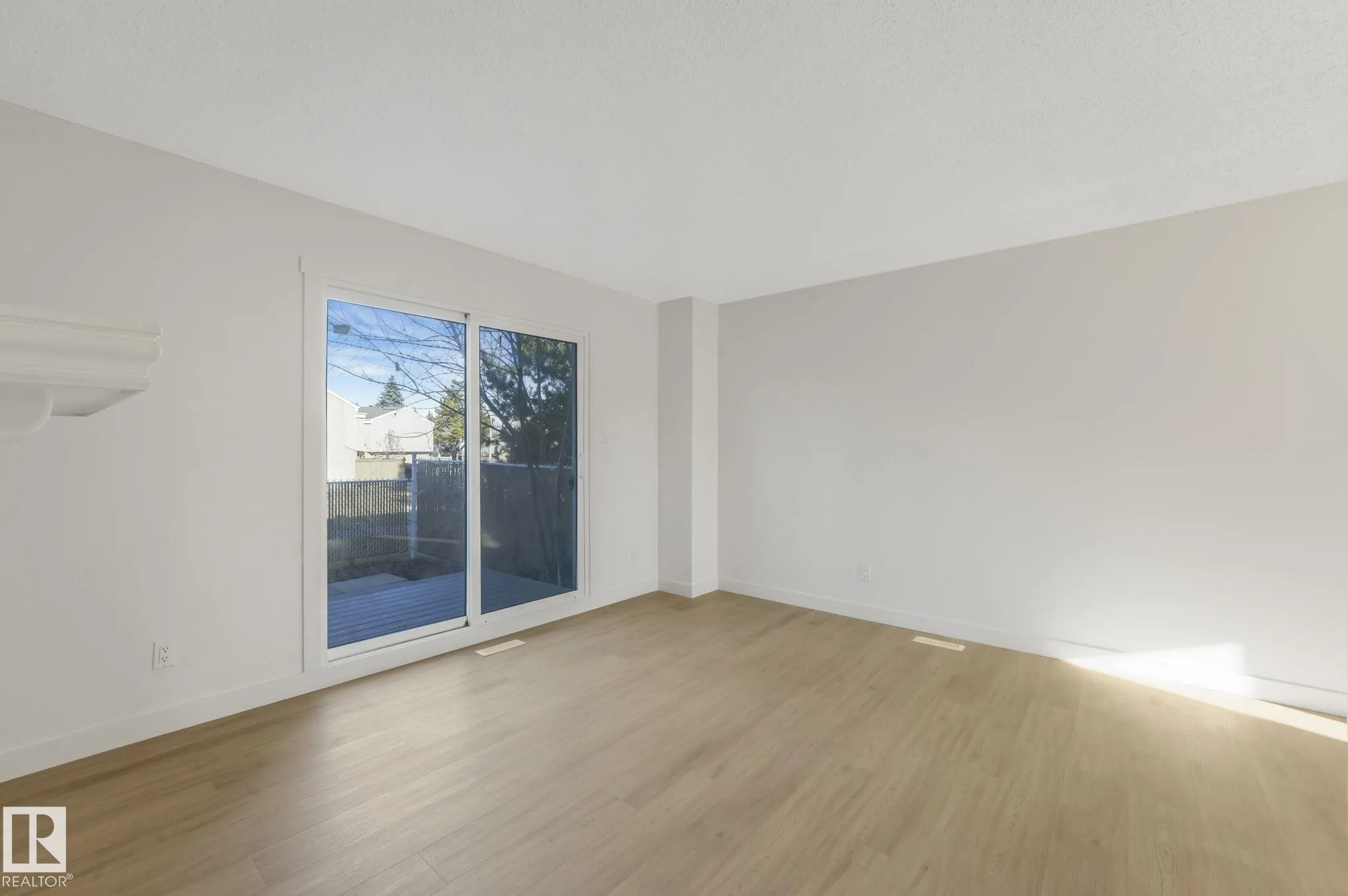 5833 RIVERBEND Road