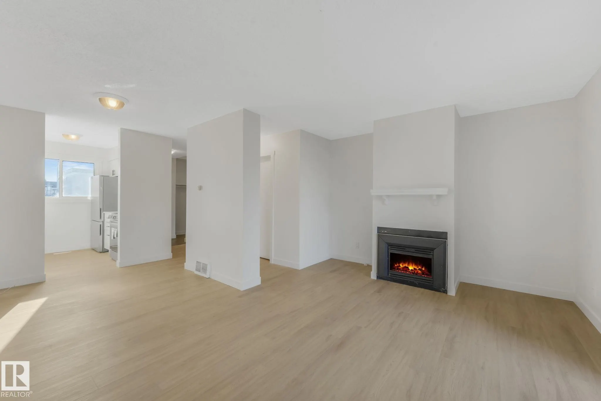 5833 RIVERBEND Road