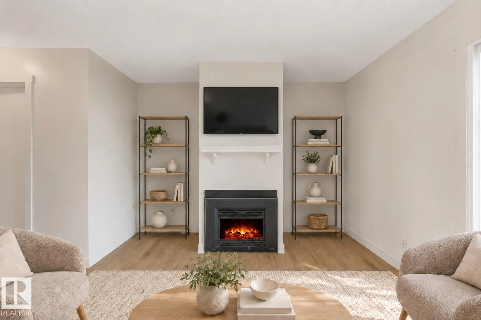 5833 RIVERBEND Road