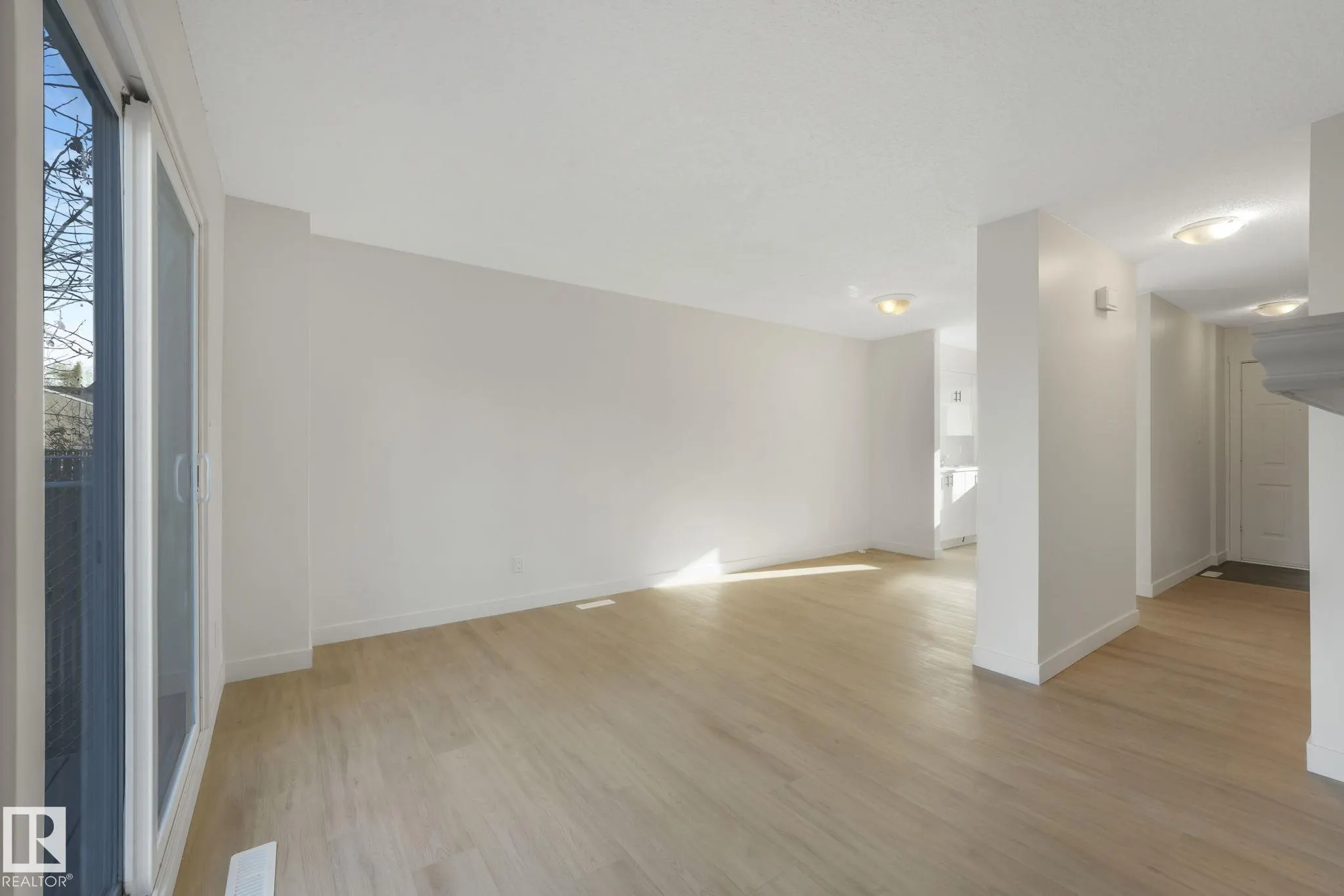 5833 RIVERBEND Road